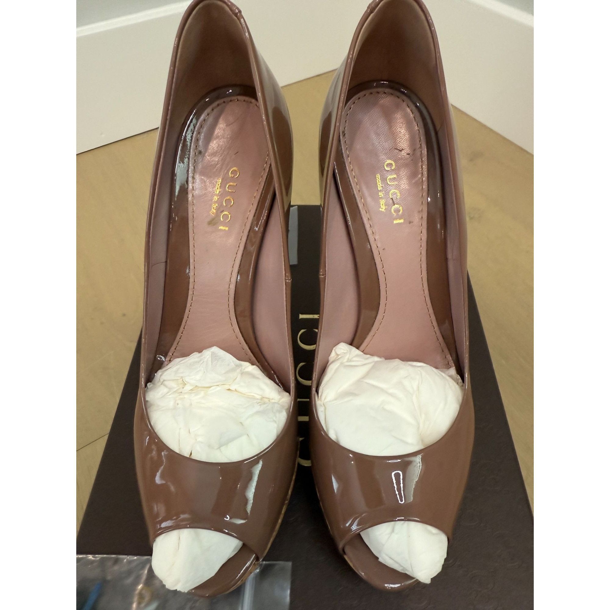 Gucci Women's Gucci 'Bernice' Patent Leather Peep-Toe Platform Pum Size US 7 / IT 37 - 3 Thumbnail