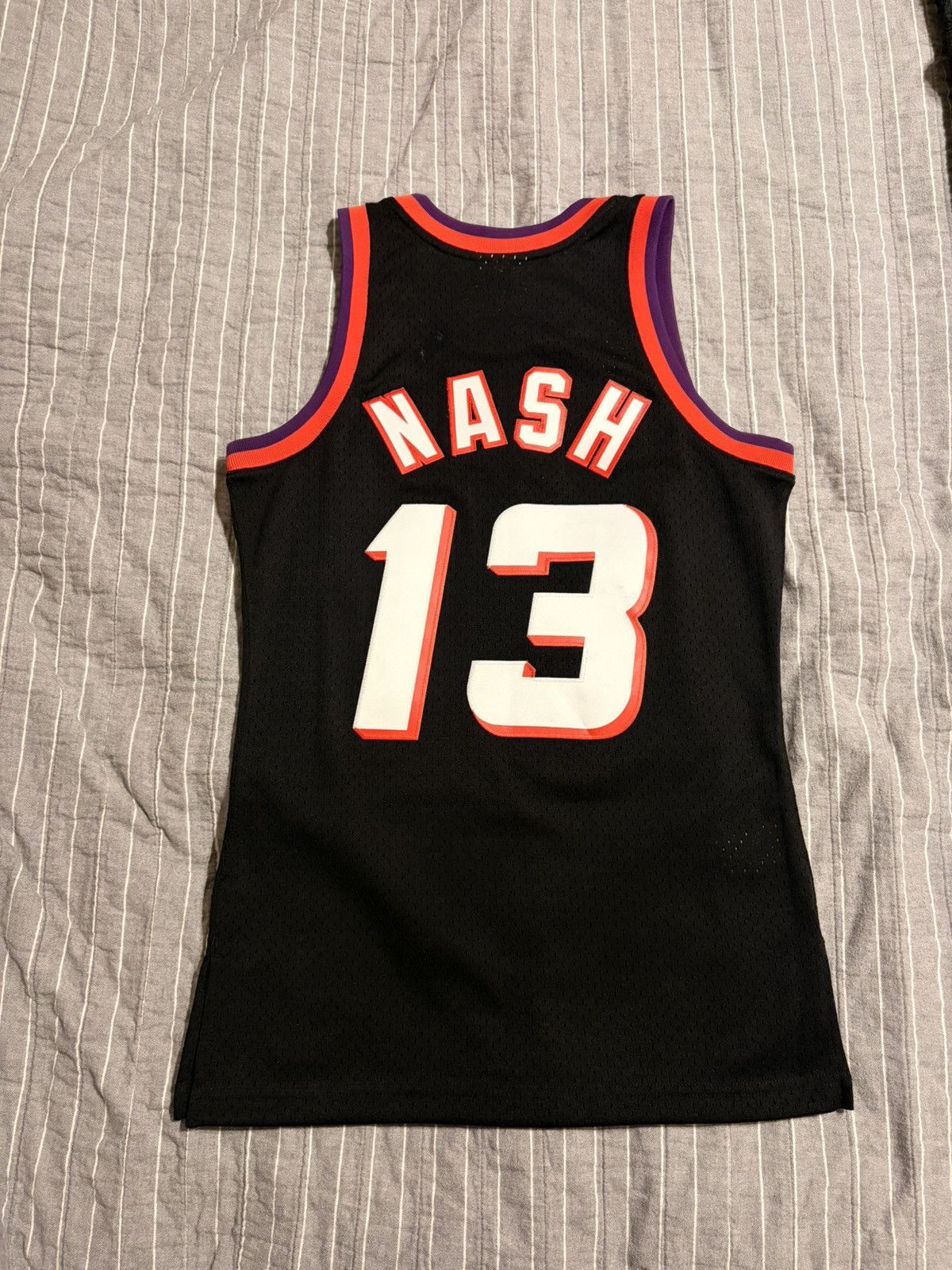 Mitchell & Ness Steve Nash Phoenix Suns 1996-97 Black Authentic Jersey Size US S / EU 44-46 / 1 - 2 Thumbnail