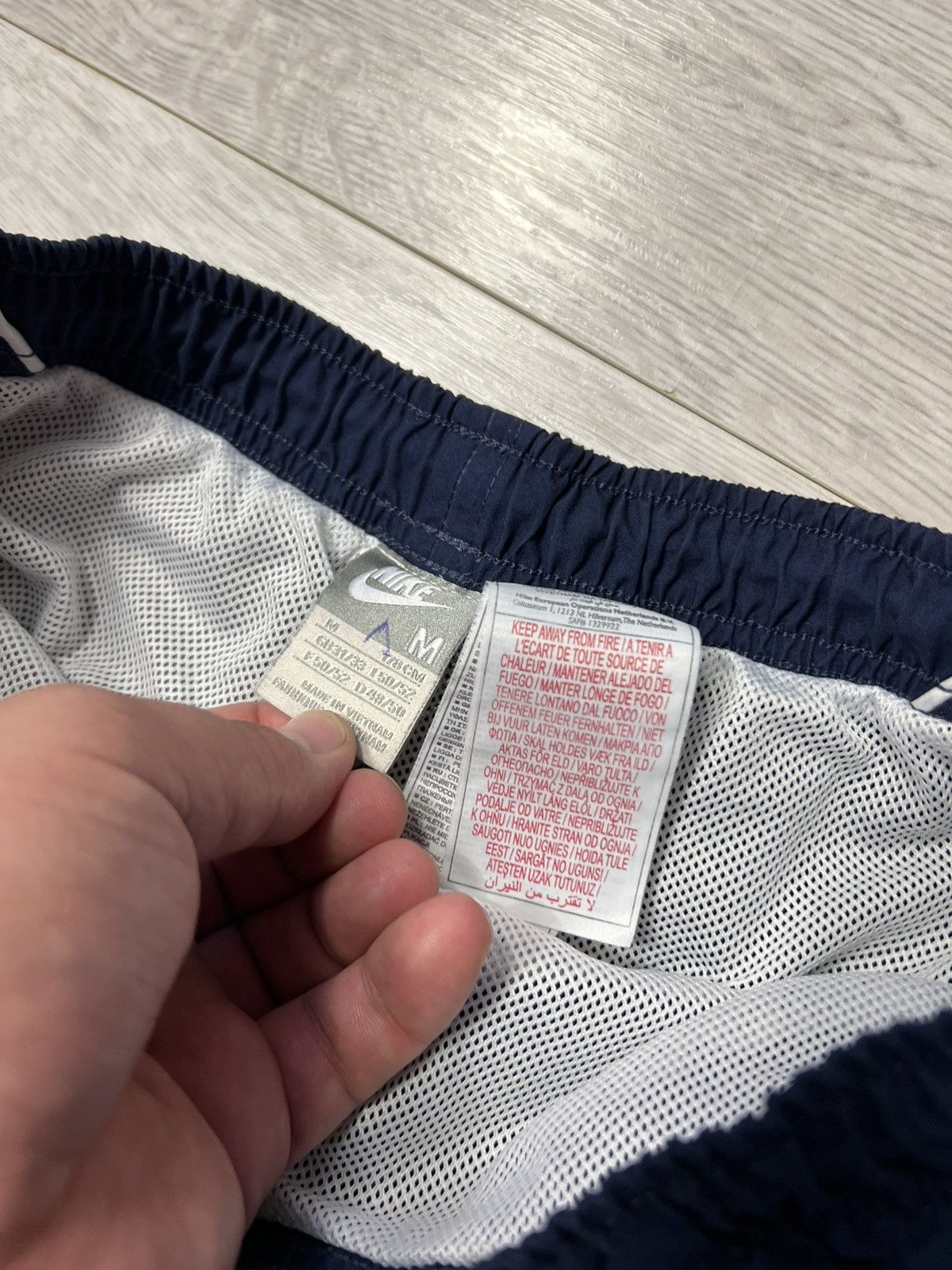 Nike × Vintage Vintage Nike Nylon Shorts Embroidered Swoosh Logo Size US 32 / EU 48 - 10 Thumbnail