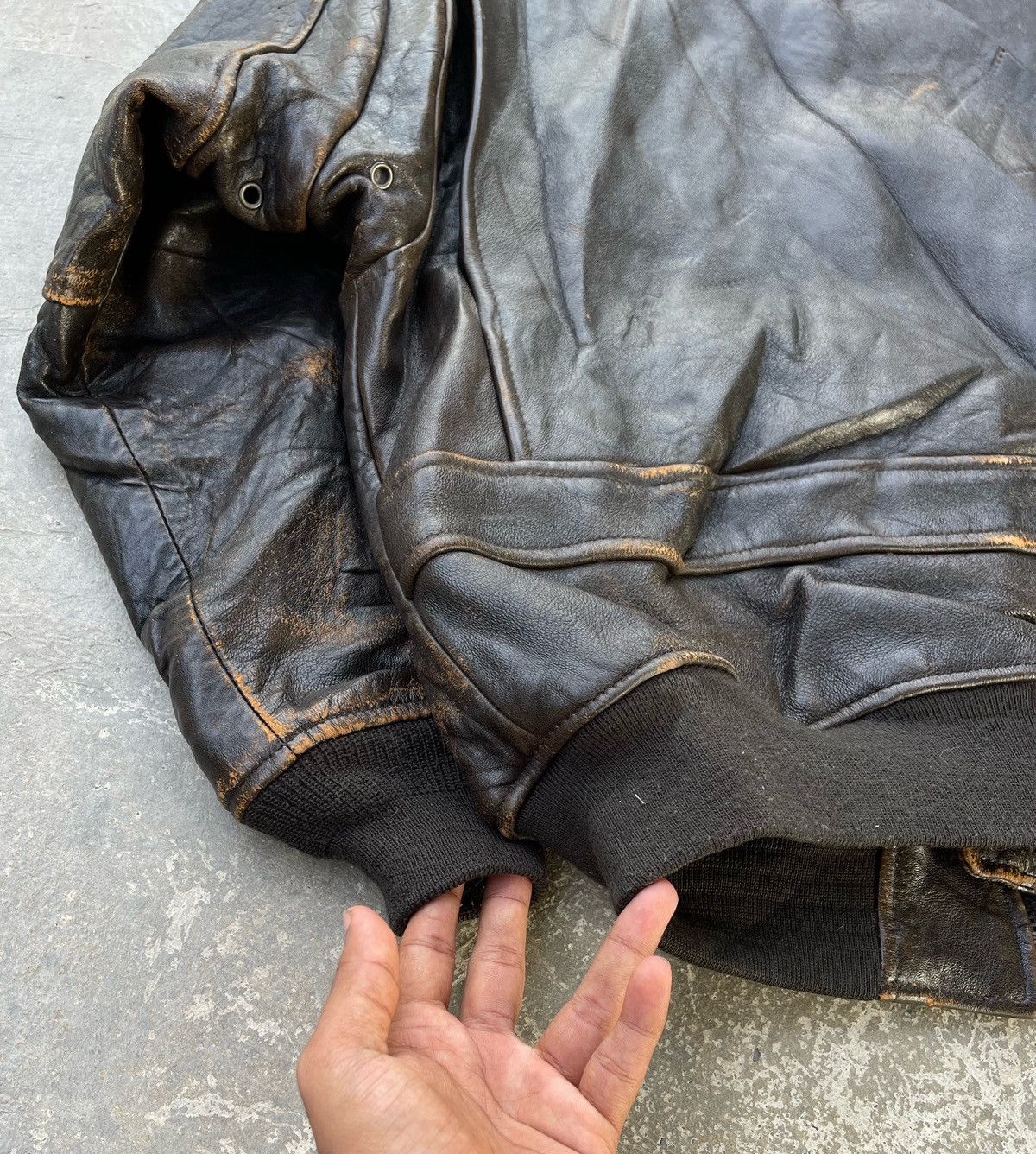 Avirex 🔥VINTAGE 80s AVIREX U.S.NAVY GENUINE LEATHER FLIGHT JACKET Size US S / EU 44-46 / 1 - 13 Thumbnail