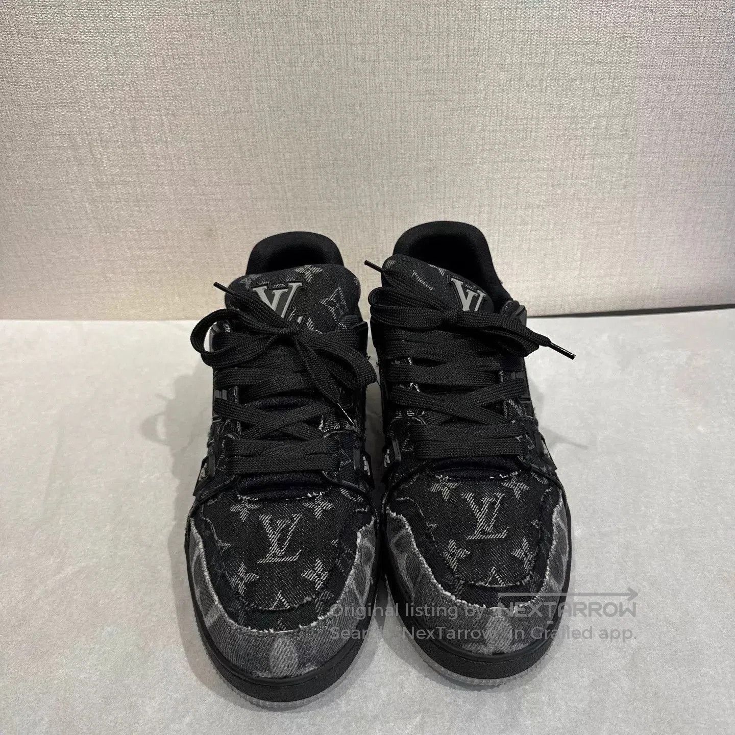 Louis Vuitton Black Patterned Low-Top Sneakers Size 8.5. Size US 8.5 / EU 41-42 - 2 Thumbnail