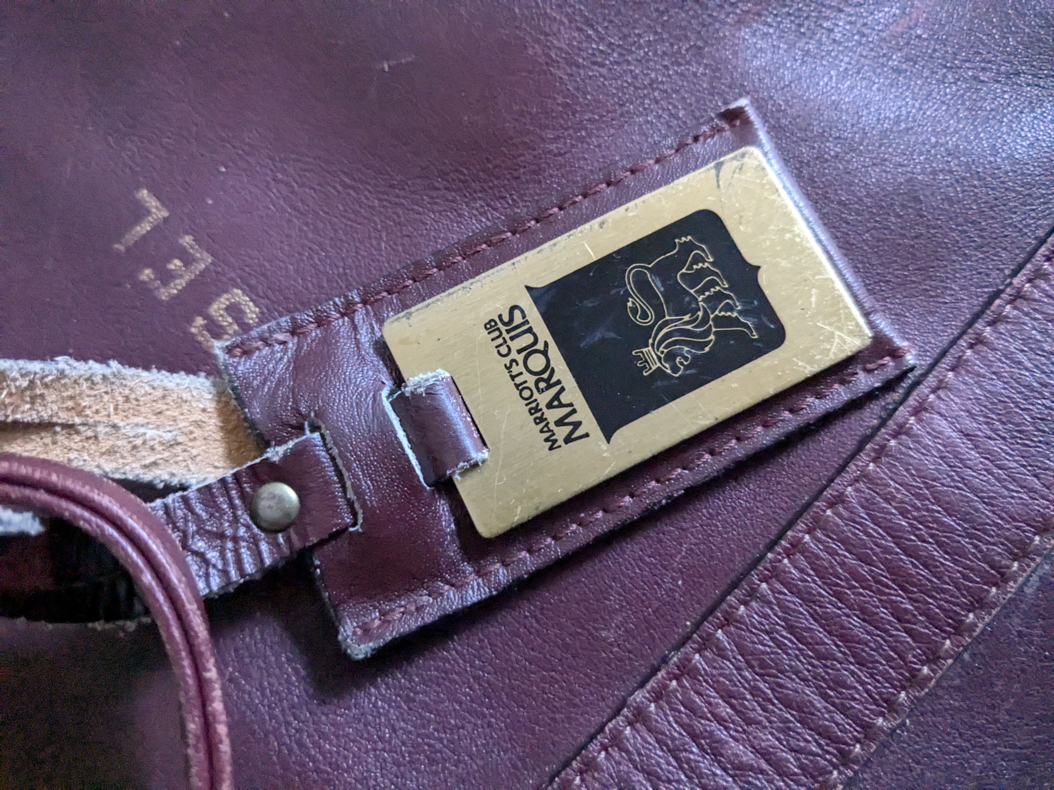 Genuine Leather Vintage Leather Tote Bag Burgundy Zipper Strap Pockets Size ONE SIZE - 12 Thumbnail