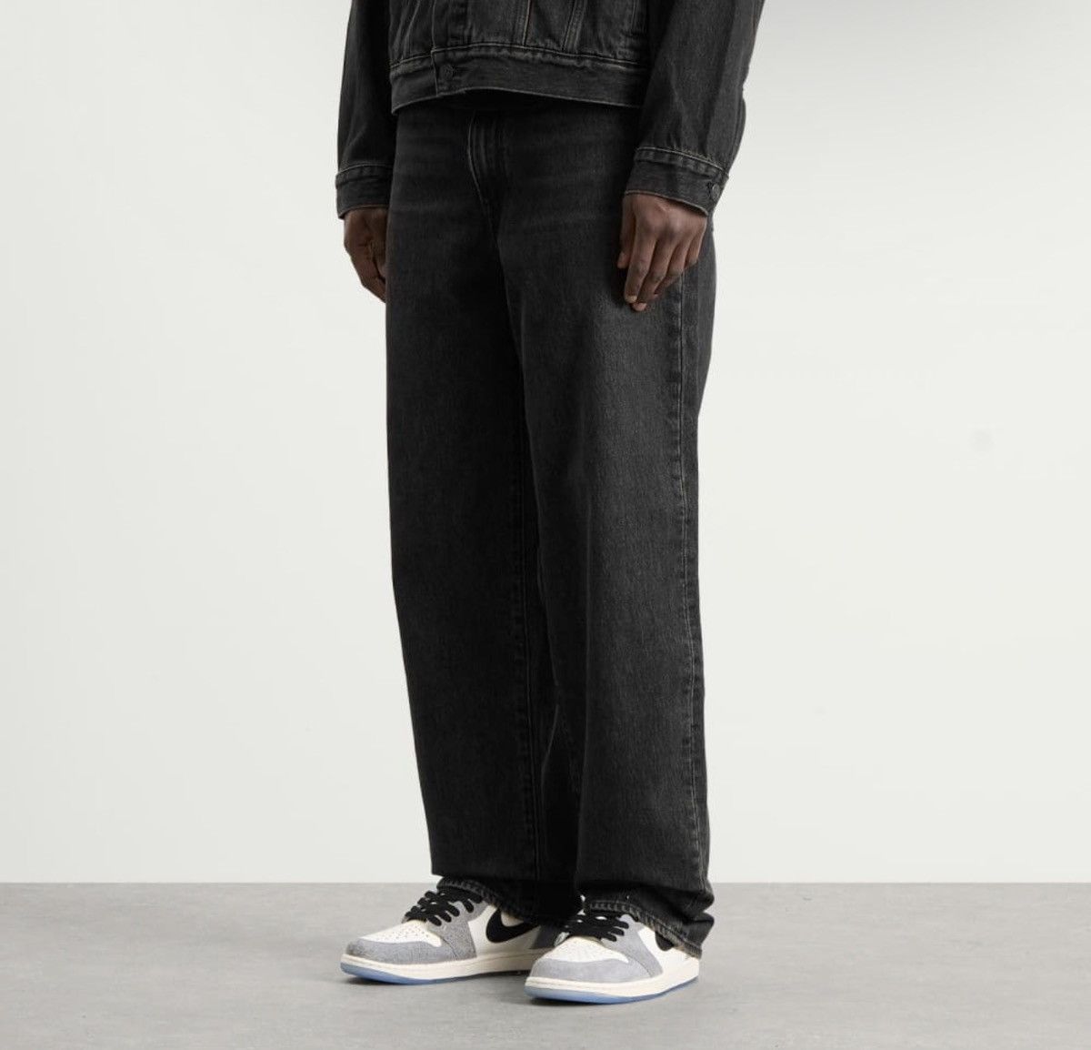 Jordan Brand × Levi's Levi’s x Jordan Baggy Jean Black Denim Jeans Size 33 X 32 Size US 33 - 2 Thumbnail