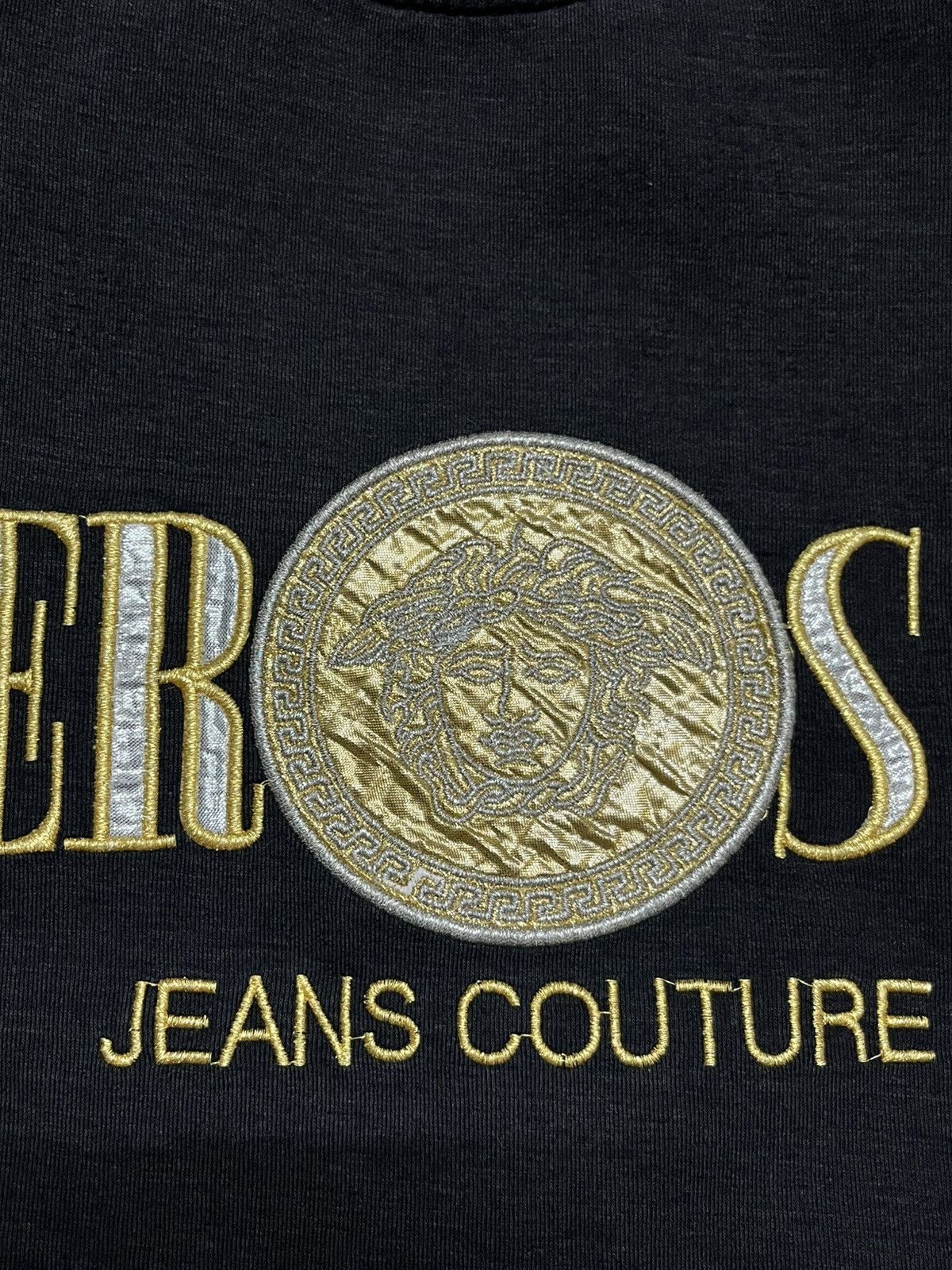 Versace Vintage Versace A Versace Medusa Embroidery Sweatshirt Size US M / EU 48-50 / 2 - 4 Thumbnail