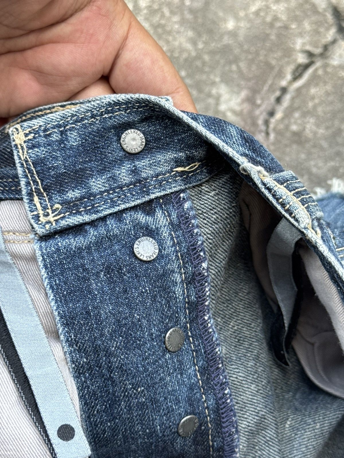 Levi's Engineered Buckle Belt Levis Jorts Styled Vintage Size US 29 - 8 Thumbnail