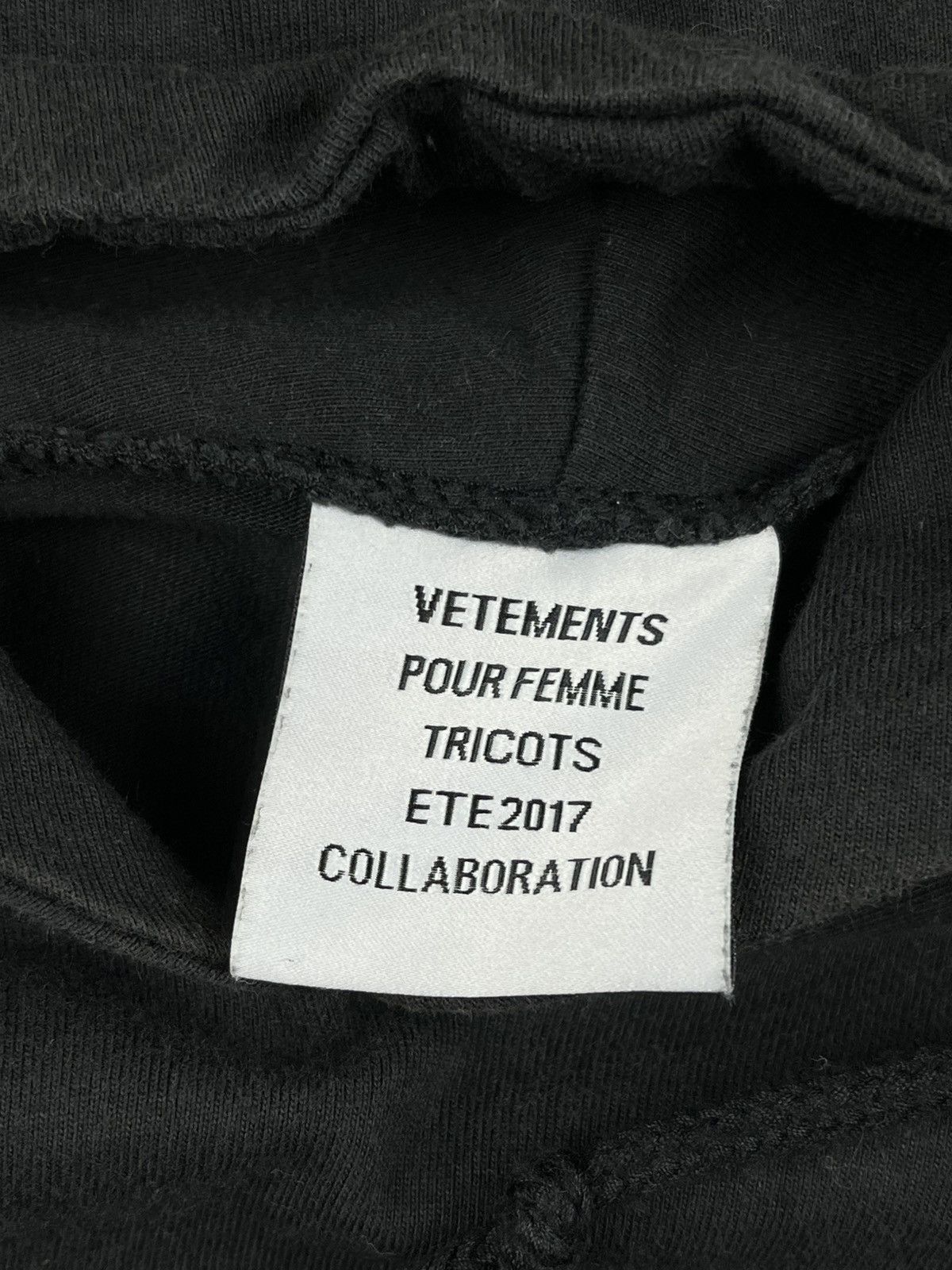 Vetements SS17 Vetements Hanes Staff Tour Hoodie Black Size US M / EU 48-50 / 2 - 10 Thumbnail
