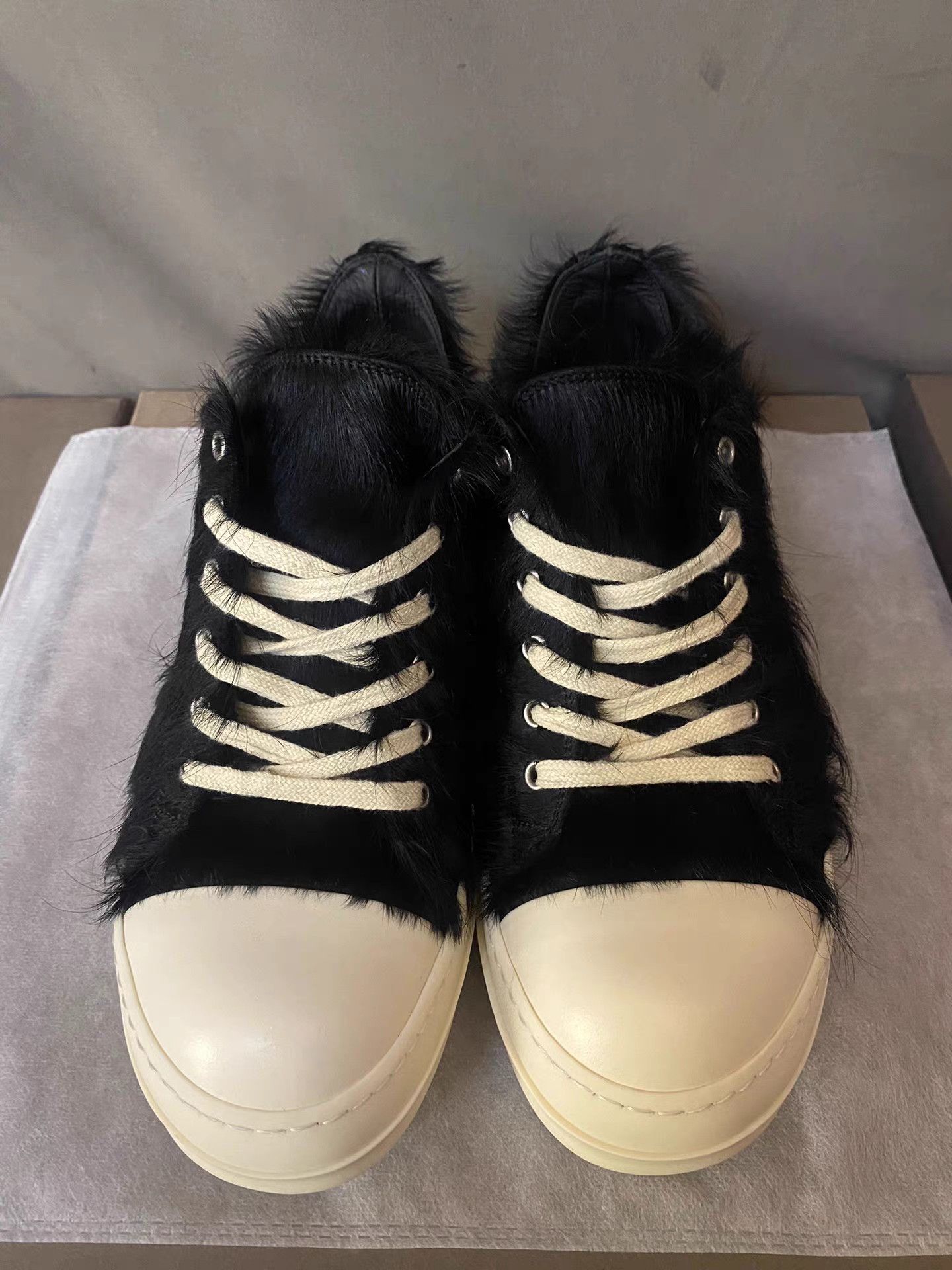 Rick Owens Rick Owens Pony Hair Low Top Sneakers Size US 7 / EU 40 - 3 Thumbnail
