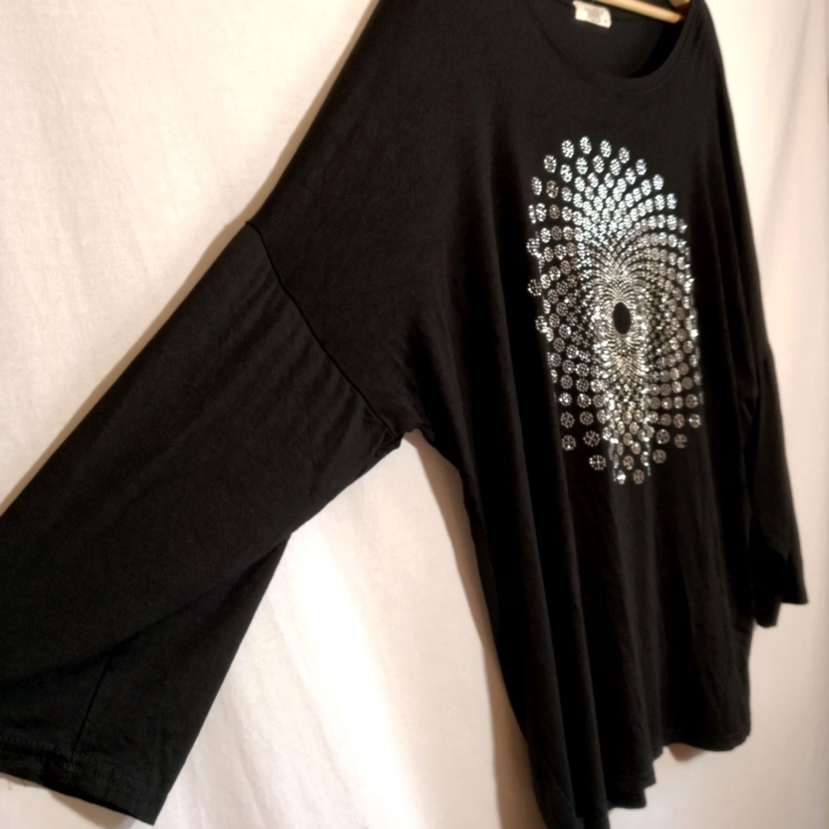 Vintage Julia Plus Size Tunic Shirt 3XL Black Silver Mandala 3/4 Sleeve Bling Viscose Spandex Bohemian Hippie Artsy Shirt Womens Size XXL / US 16-18 / IT 52-54 - 4 Thumbnail