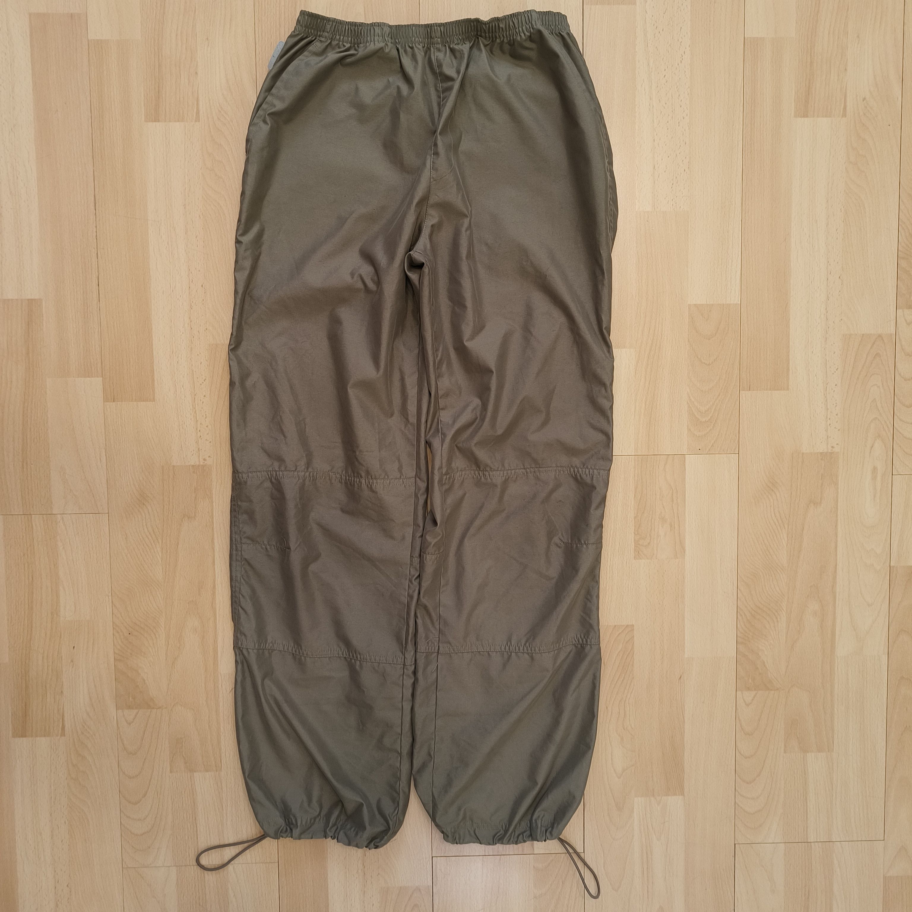 Reebok Vintage Reebok Olive green nylon Baggy Cargo Pants Size 32" / US 10 / IT 46 - 1 Thumbnail