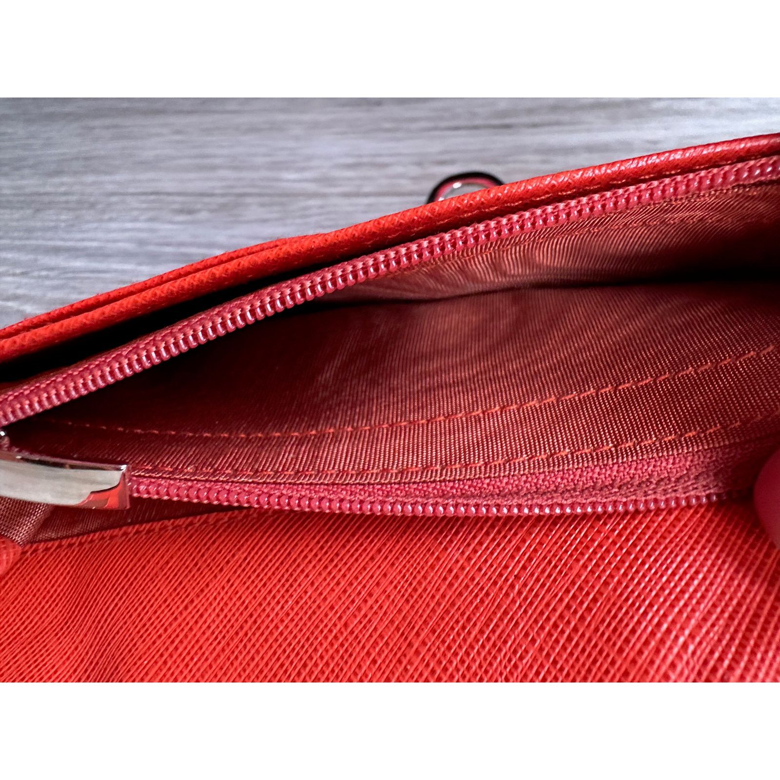 Salvatore Ferragamo Salvatore Ferragamo Pamplona Pebble Red Leather Long Wallet Size ONE SIZE - 9 Thumbnail