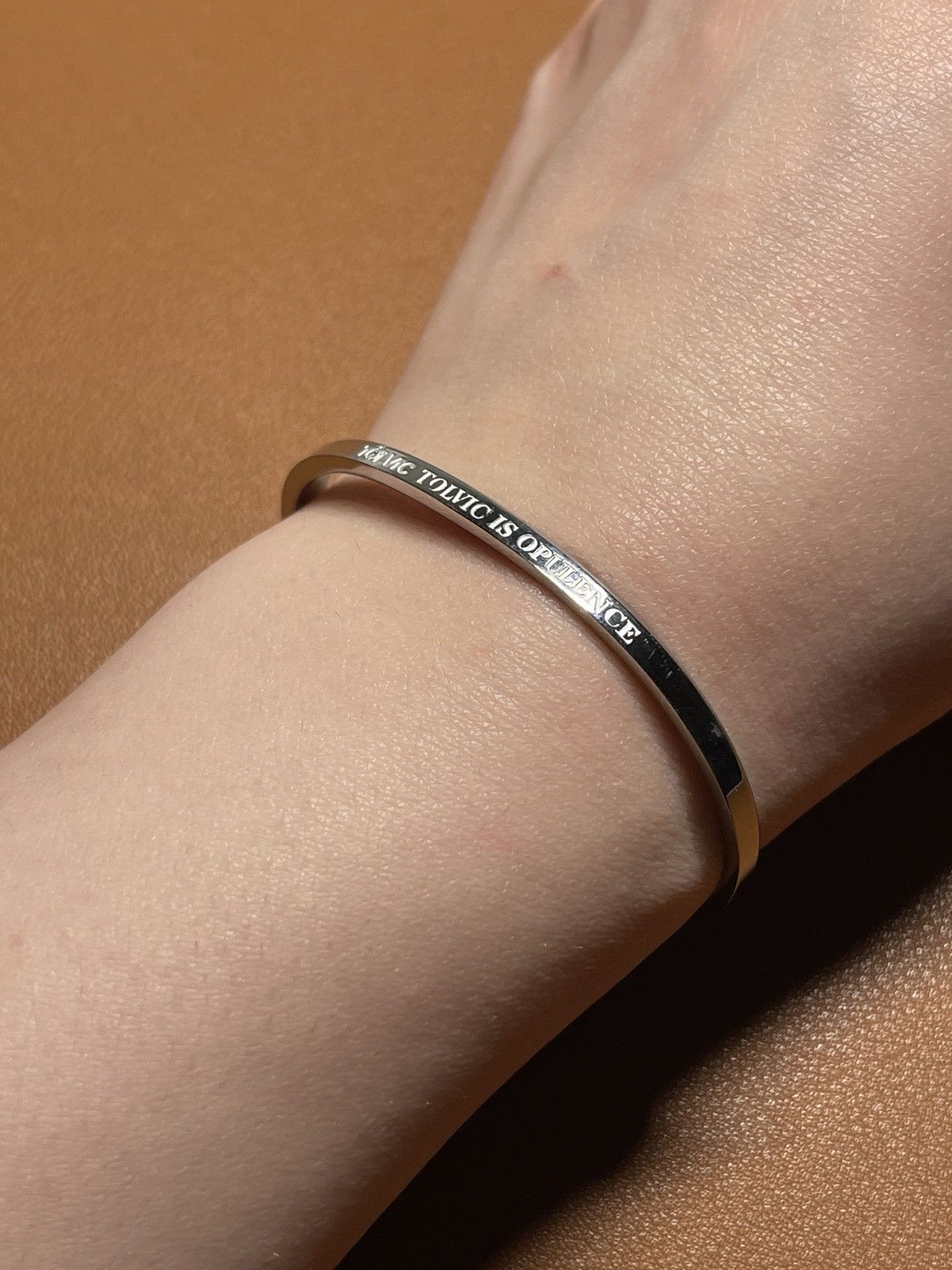 Other Silver metal unisex cuff bracelet Size ONE SIZE - 2 Thumbnail