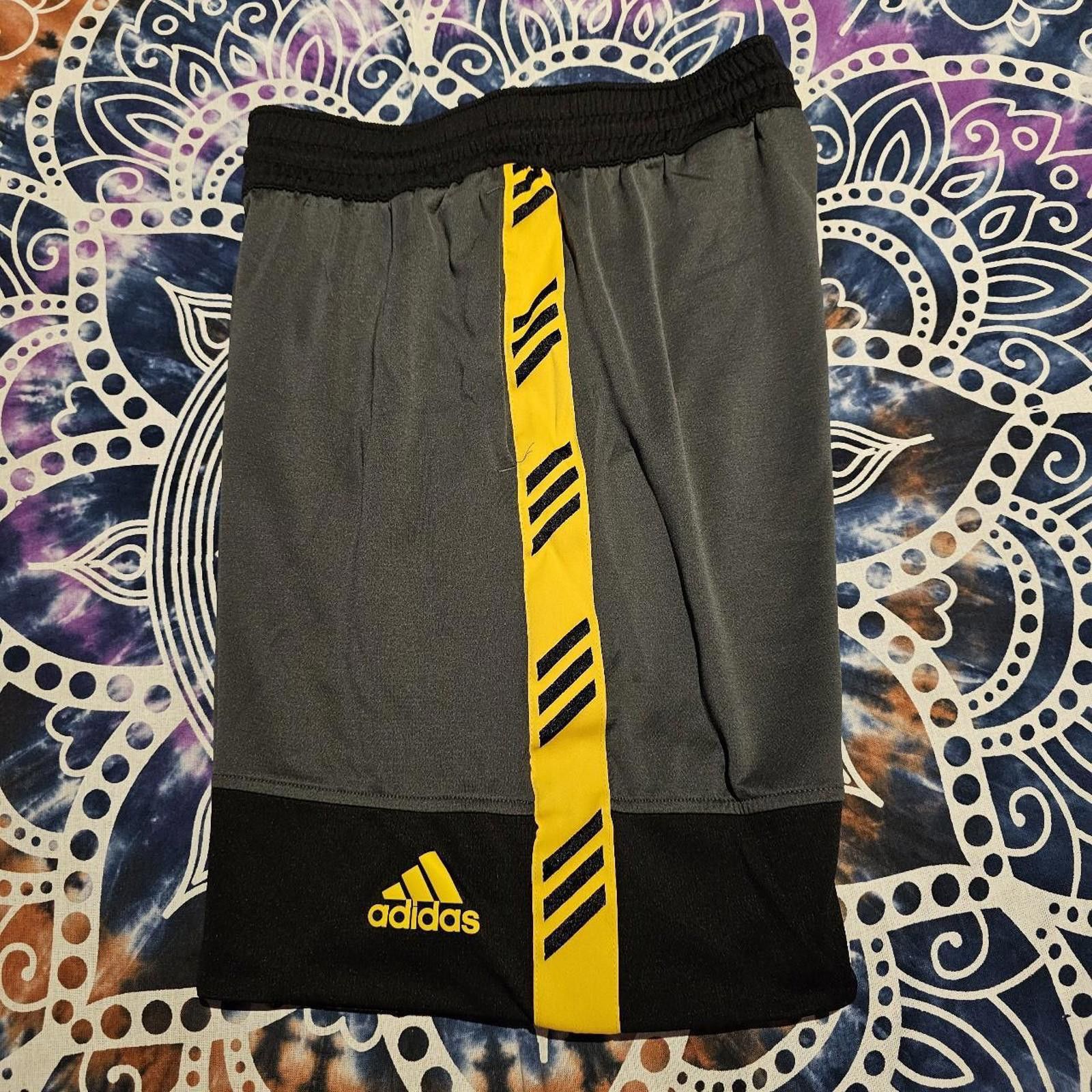 Adidas Adidas Youth Boys Large Grey and Yellow Shorts Size ONE SIZE - 6 Thumbnail