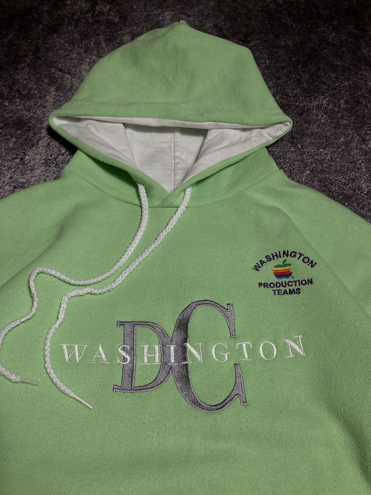 Apple Vintage American Washington DC Apple Logo Hoodie Rainbow Size US M / EU 48-50 / 2 - 3 Thumbnail