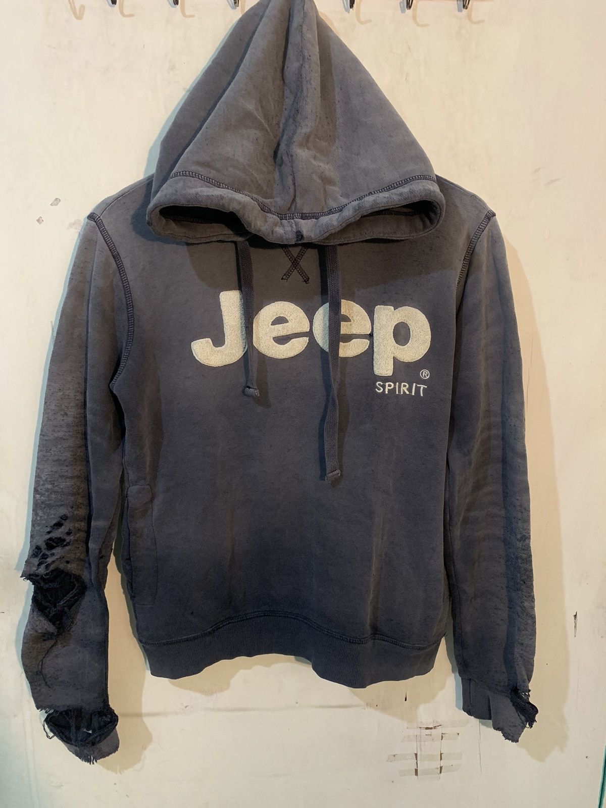 Jeep × Vintage Vintage Jeep 70s Distressed Faded Cut Hoodie Size US S / EU 44-46 / 1 - 1 Thumbnail