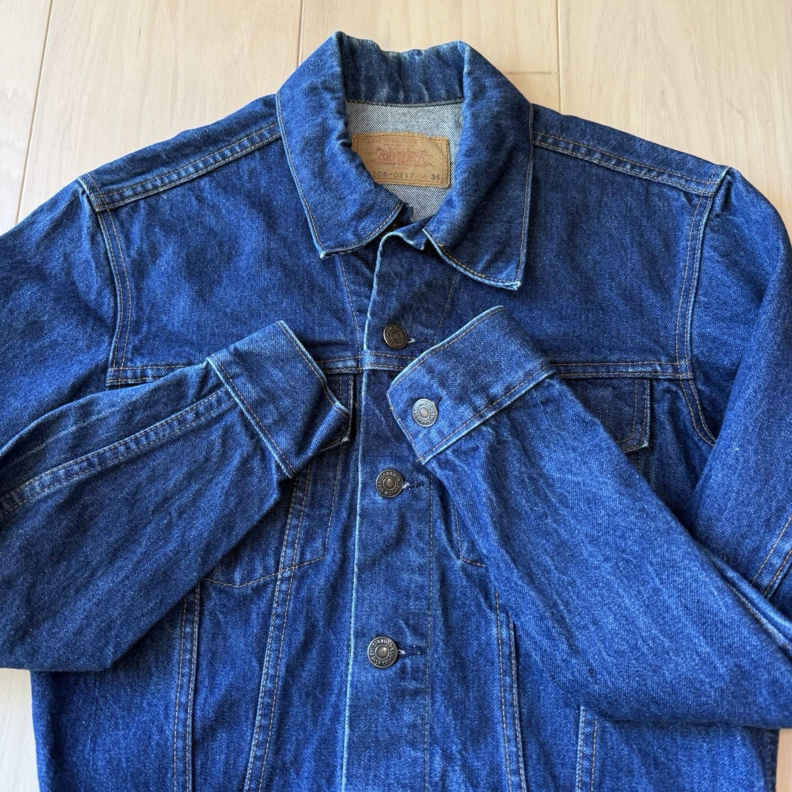 Vintage Levis Denim Jacket 36 Blue 80s Made in USA Dark Wash
