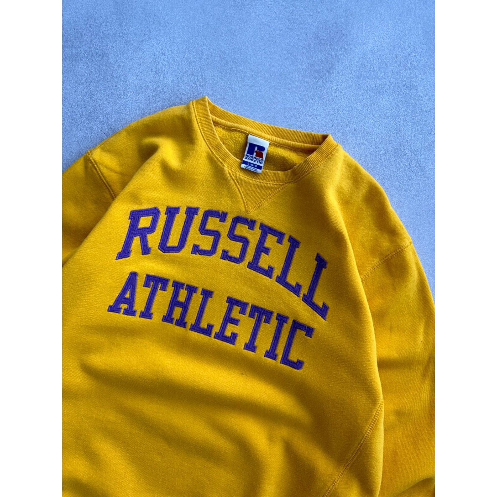 Russell Athletic VTG Russell Athletic Yellow Boxy Sweatshirt Size US L / EU 52-54 / 3 - 5 Thumbnail
