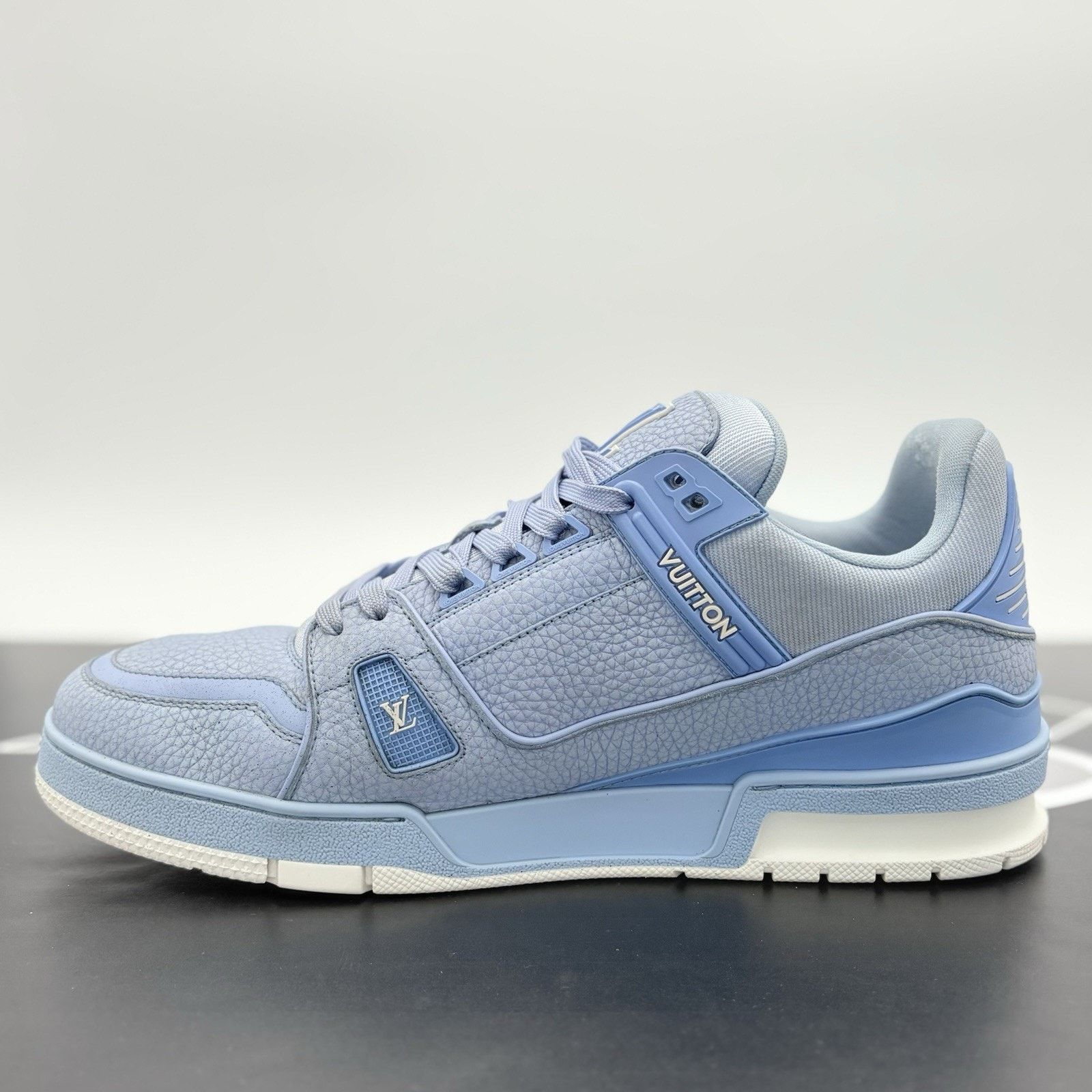 Louis Vuitton Louis Vuitton Trainer ' Light Blue White ' | GREAT COND! Size US 12.5 / EU 45-46 - 4 Thumbnail