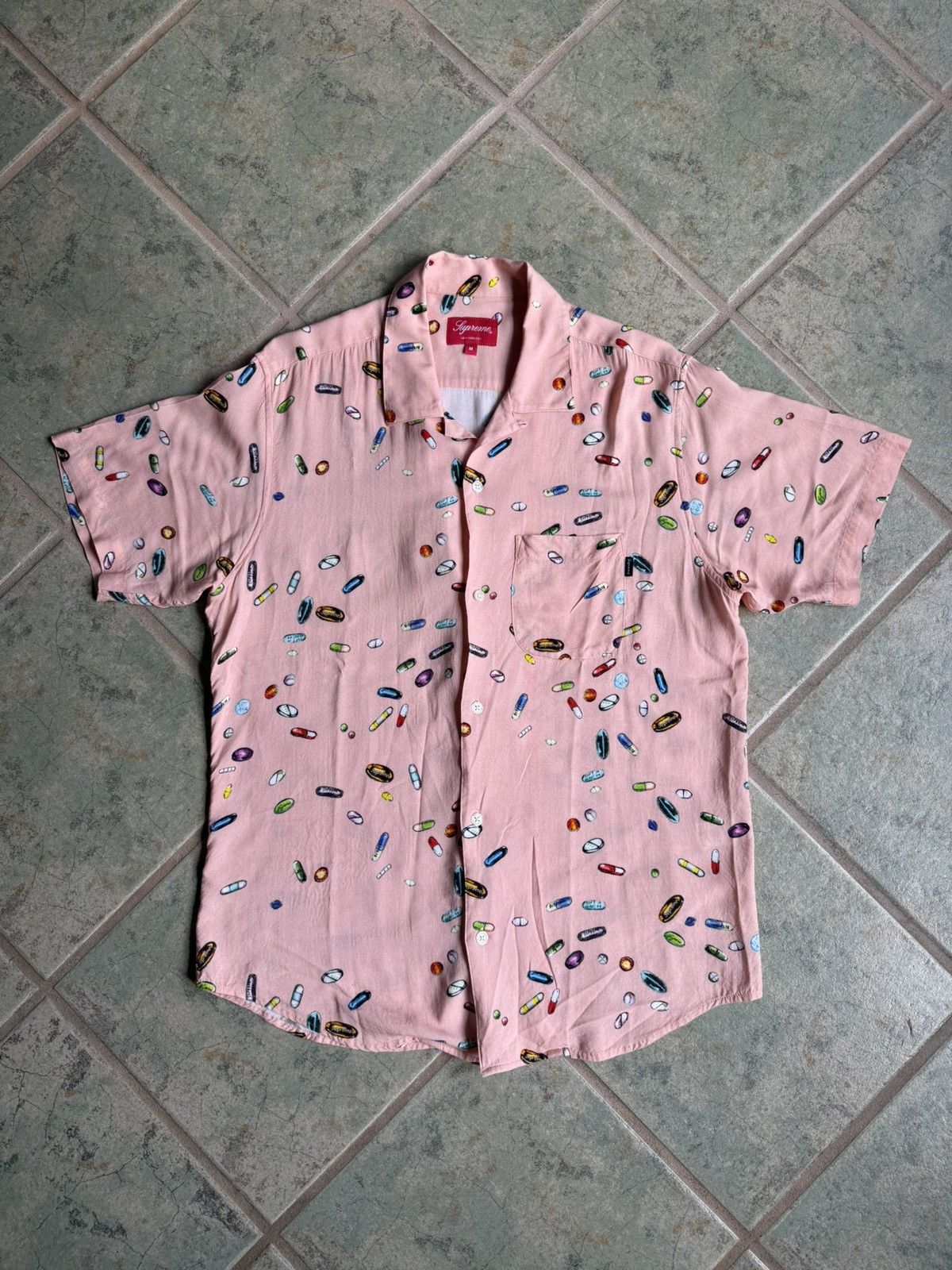Supreme 2017 Pills button up shirt Size US M / EU 48-50 / 2 - 1 Thumbnail