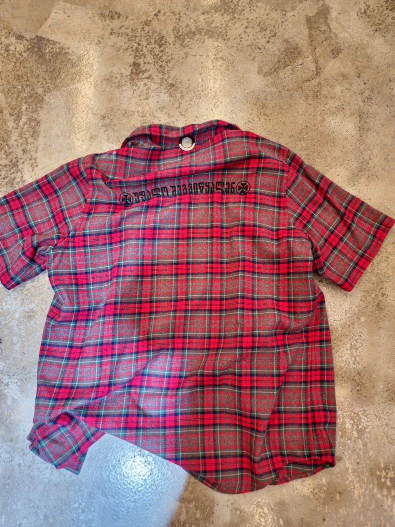 Vetements Vetements Short-Sleeve Checkered Shirt with Small Holes Size US L / EU 52-54 / 3 - 1 Thumbnail