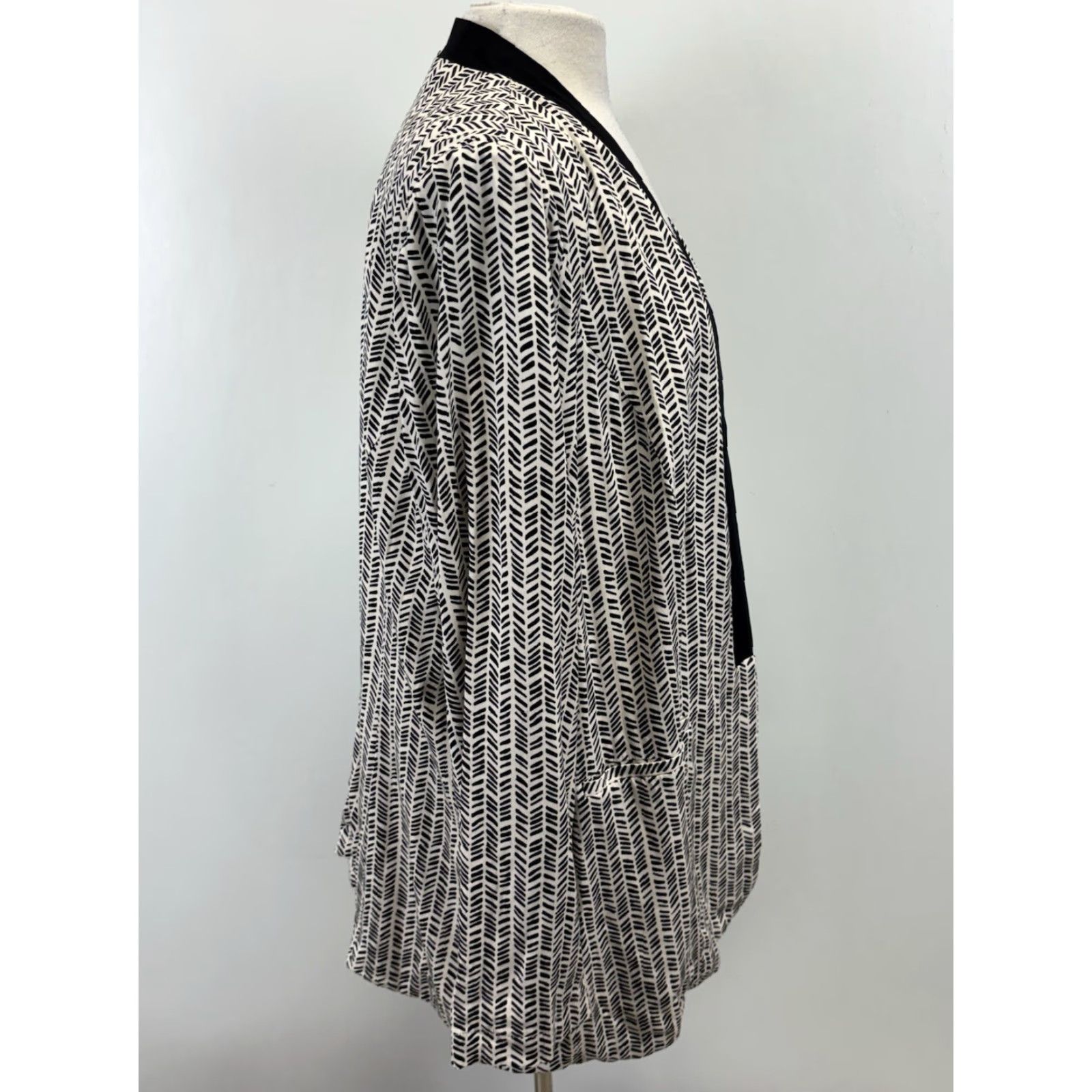 Torrid Torrid Challis Blazer Womens 3X Open Front Lightweight Black Ivory Size XXL / US 16-18 / IT 52-54 - 4 Thumbnail