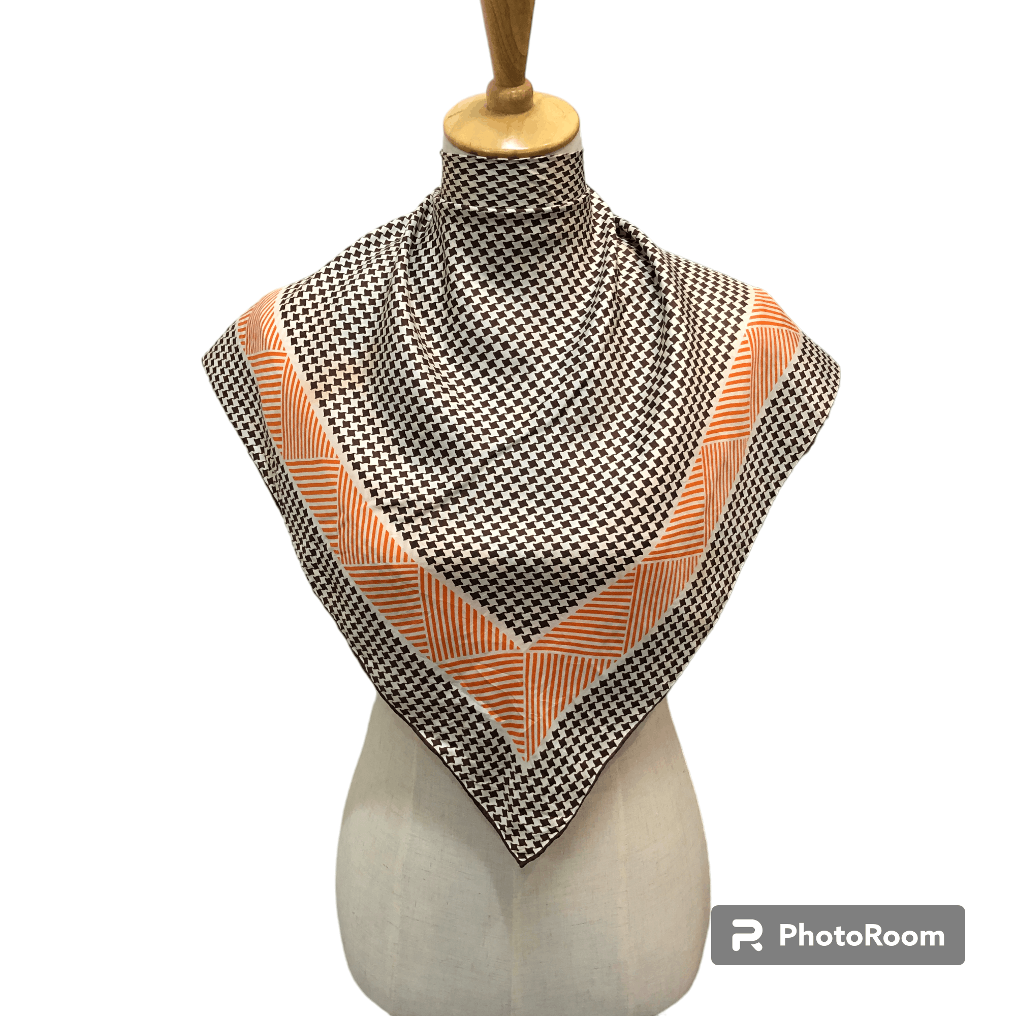 Vintage Vintage Luxury Houndstooth Hand Rolled Silk Scarf M1337 Size ONE SIZE - 1 Thumbnail