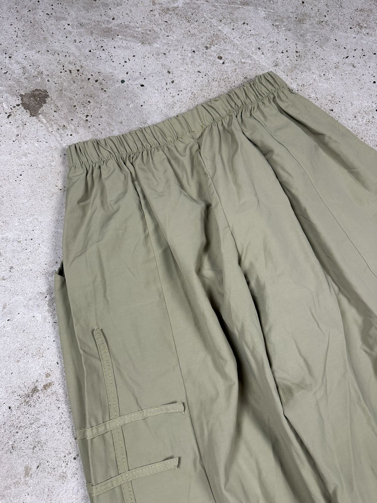 Japanese Brand × Vintage Vintage Y2K Ultra Baggy Cargo Olive Track Pants Loose Size US 33 - 17 Thumbnail