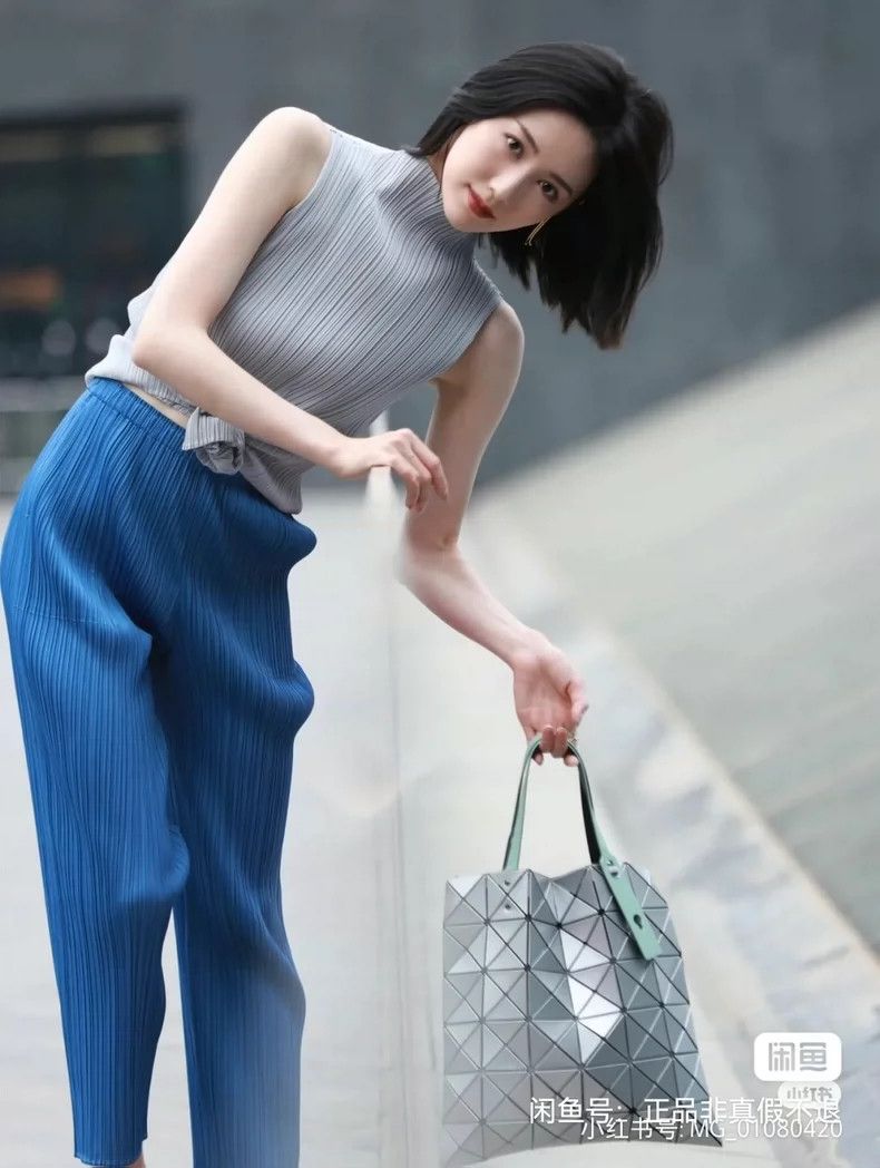 Issey Miyake Issey Miyake size:2 Blue pleated pants Size 42" / US 20 - 2 Thumbnail