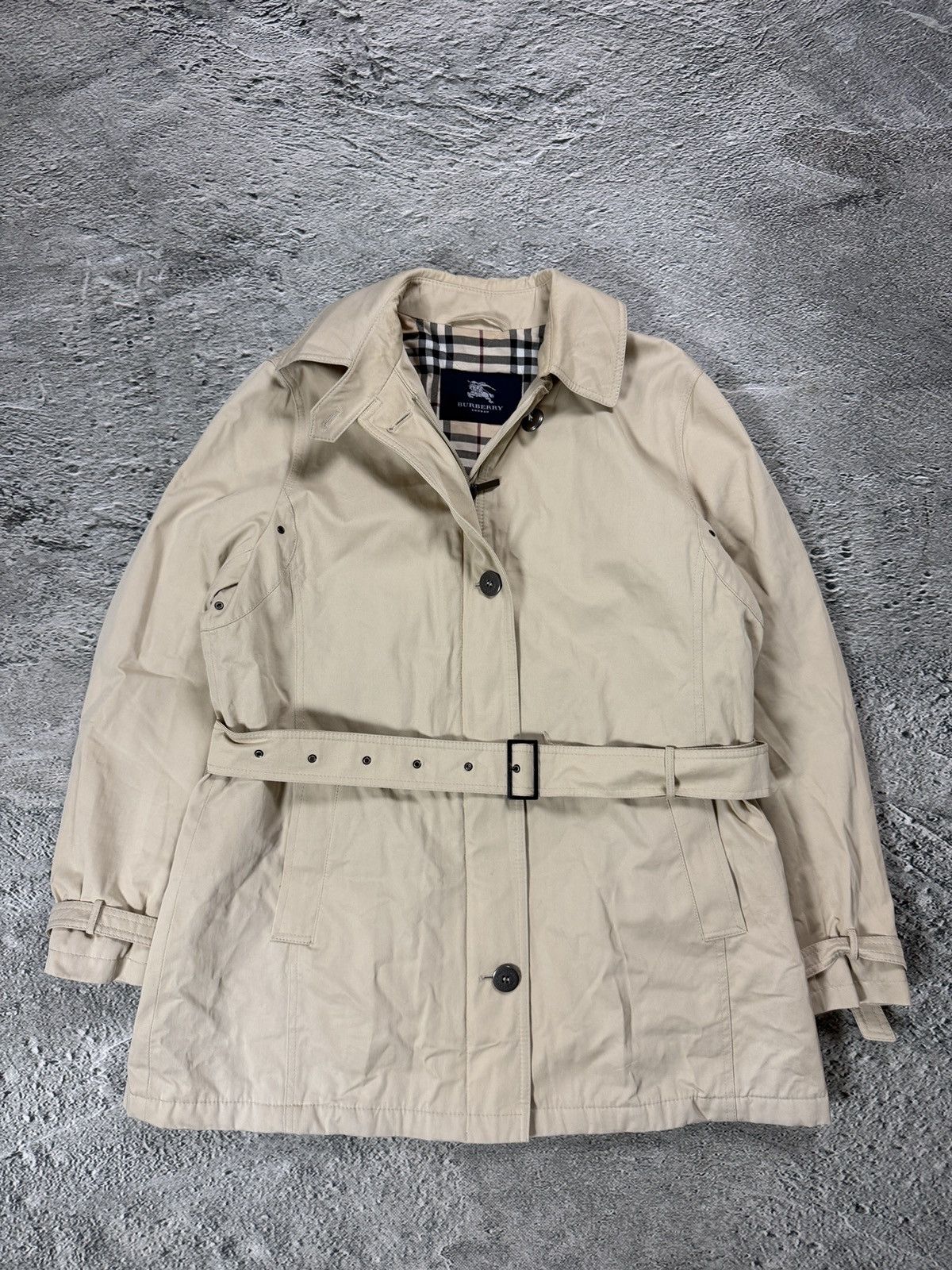 Burberry Burberrys trench coat beige wool lining vintage nova check Size US M / EU 48-50 / 2 - 1 Thumbnail