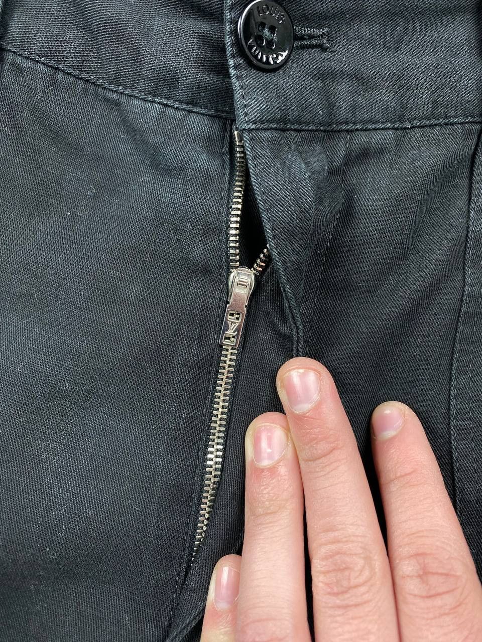 Louis Vuitton Louis Vuitton Linen Cargo Pants Men Size 44 Black Size US 34 / EU 50 - 8 Thumbnail