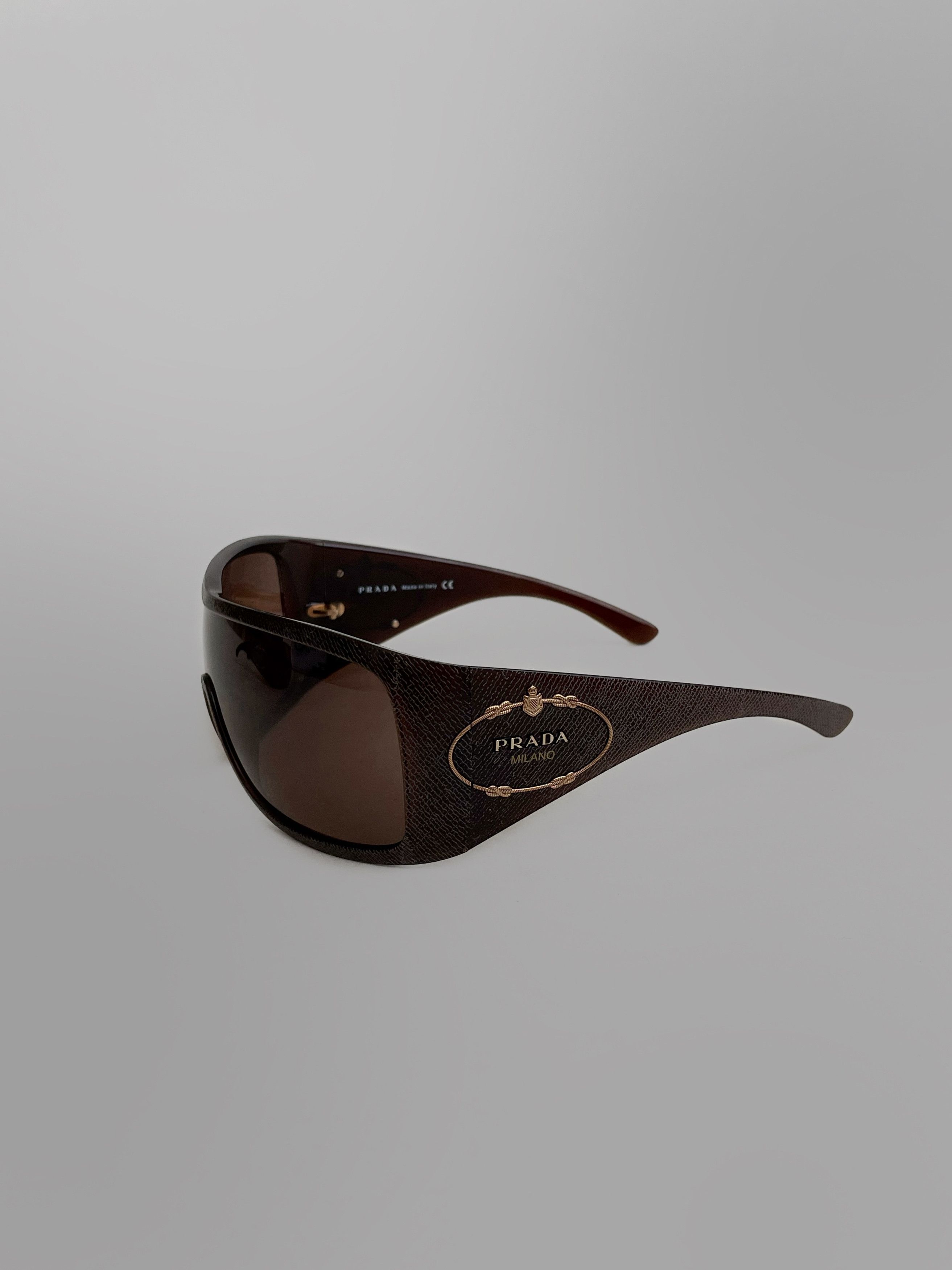 小物 2000s prada archive oval sunglasses Prada Prada archive FW11 Runway Mask sunglasses | Grailed
