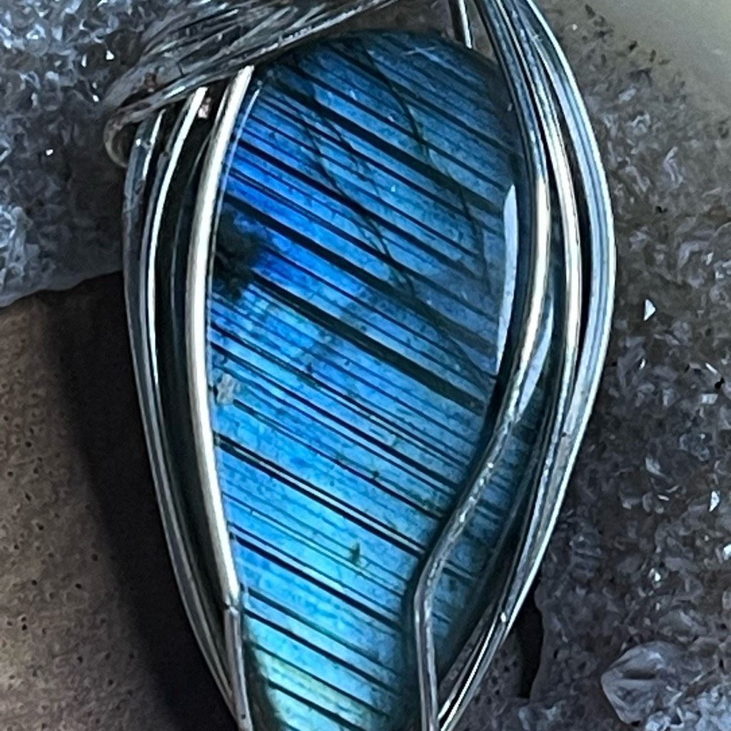 Handmade Artisan handmade barcode blue flash lined labradorite pendant wire wrap necklace silver-plated copper energy Size ONE SIZE - 2 Thumbnail