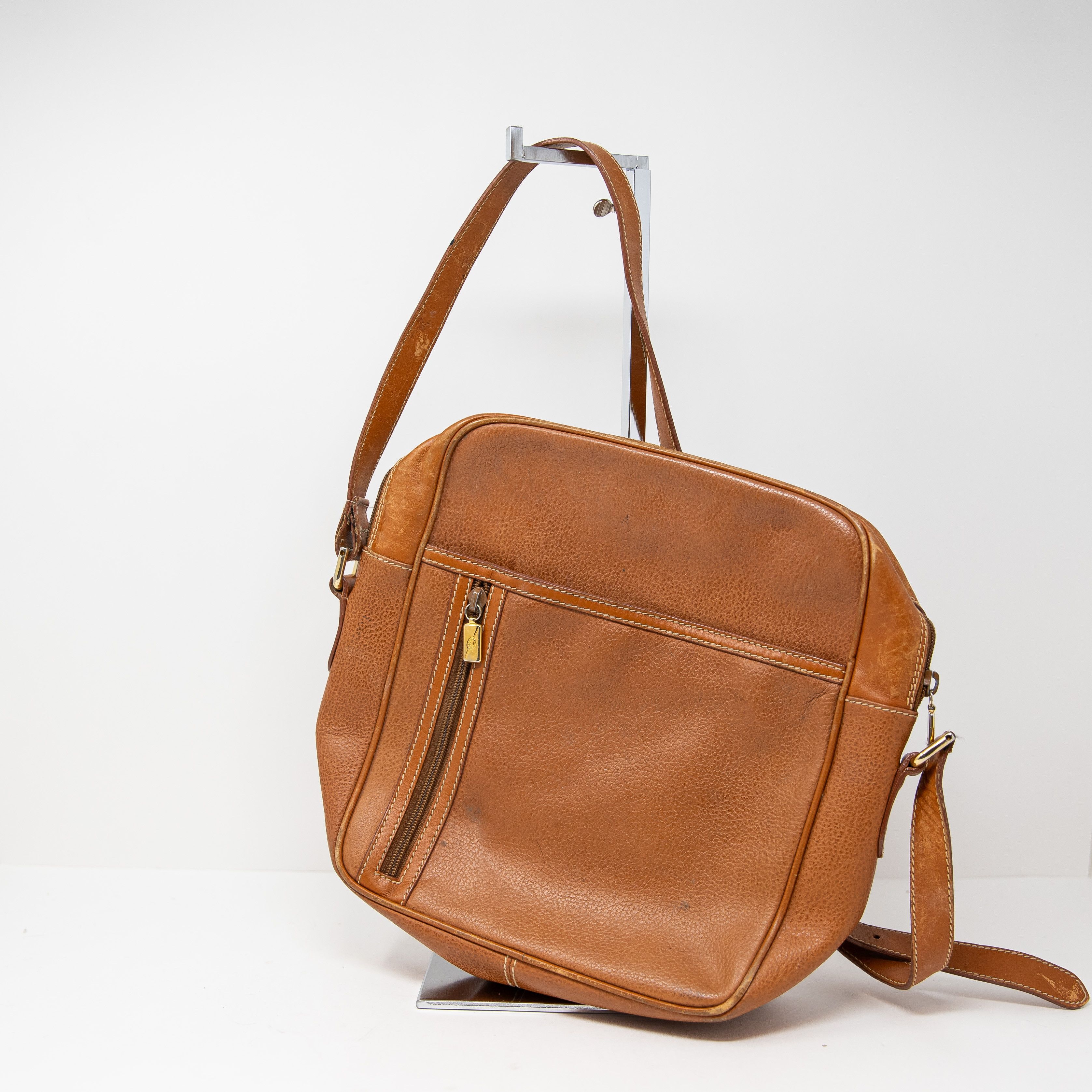 image of Gucci Vintage 90's Genuine Leather Borsello in Brown, Women's