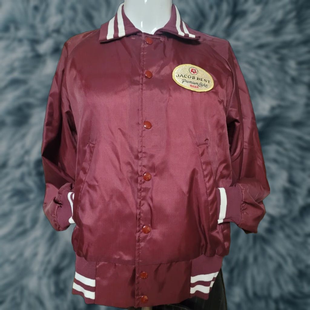 Vintage VTG Upstream Jacket Windbreaker Pabst Jacob Best Beer Maroon Medium M Men Nylon Lined Lightweight Velos? Size US M / EU 48-50 / 2 - 1 Thumbnail