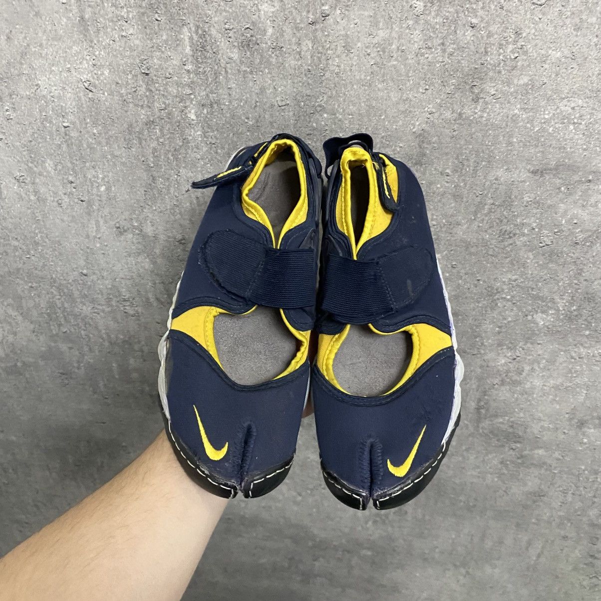 Nike Vintage Tabi Nike Rift Tabi Sneakers Margiella Vibe Size US 9 / EU 42 - 4 Thumbnail