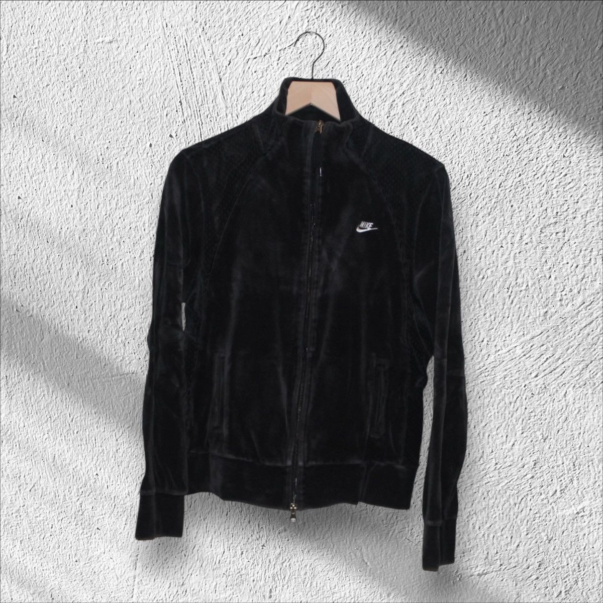 Nike × Vintage Vintage Y2K Women’s Nike Velour Velvet Track Jacket Size L / US 10 / IT 46 - 1 Thumbnail