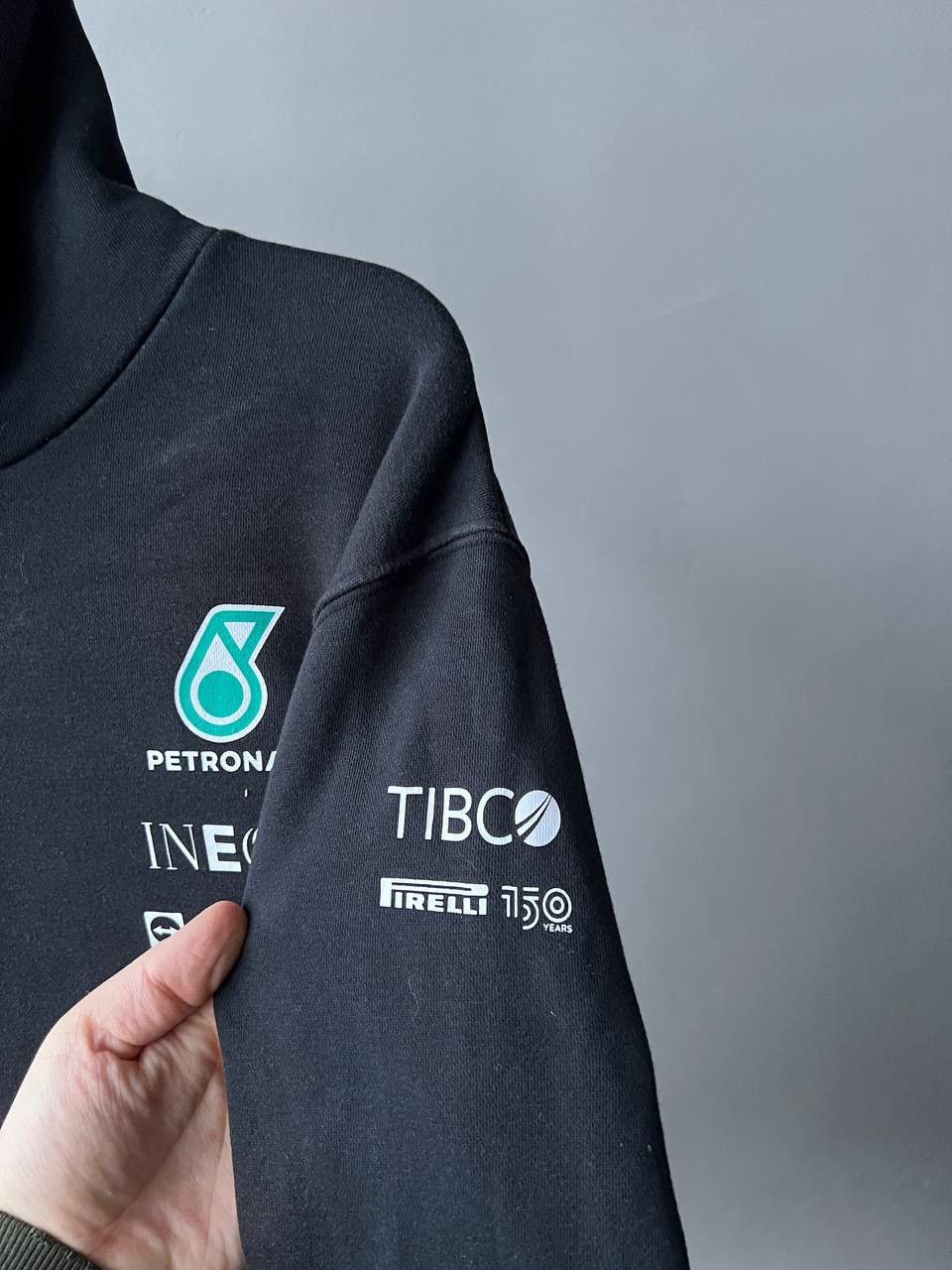 Formula 1 2022 MERCEDES BENZ AMG PETRONAS FORMULA ONE TEAM HOODIE L Size US L / EU 52-54 / 3 - 7 Thumbnail