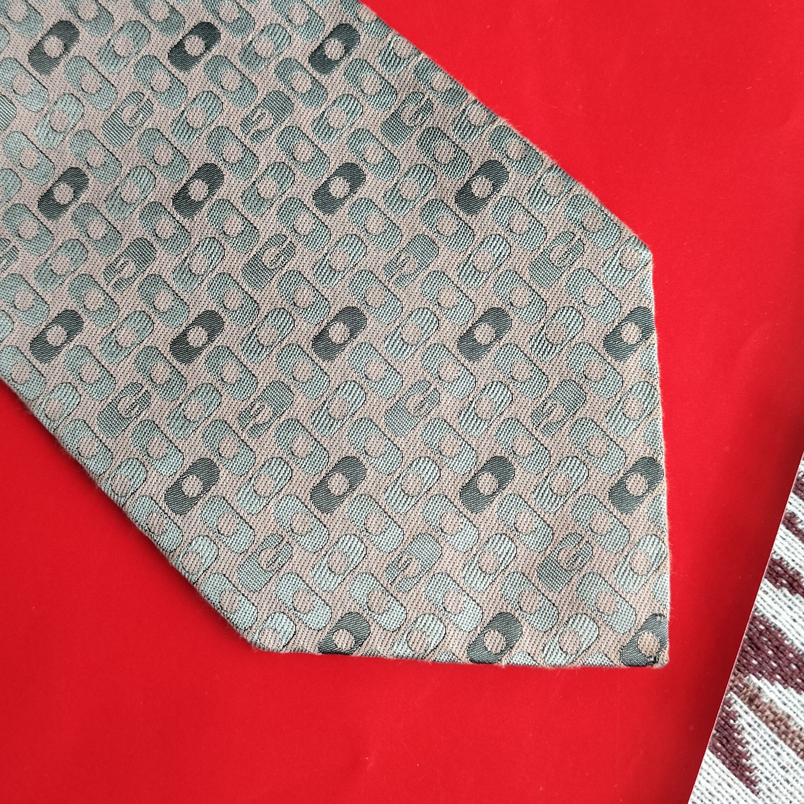 Gucci Early 2000 Gucci tom ford era font tie Size ONE SIZE - 3 Thumbnail