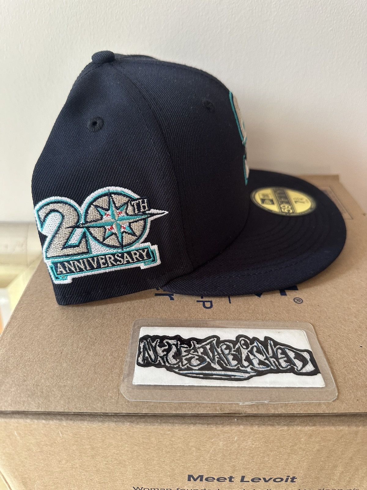 New Era Seattle Mariners 20th Anniversary Fitted Cap Size 7 3/4 Size 34 - 2 Thumbnail