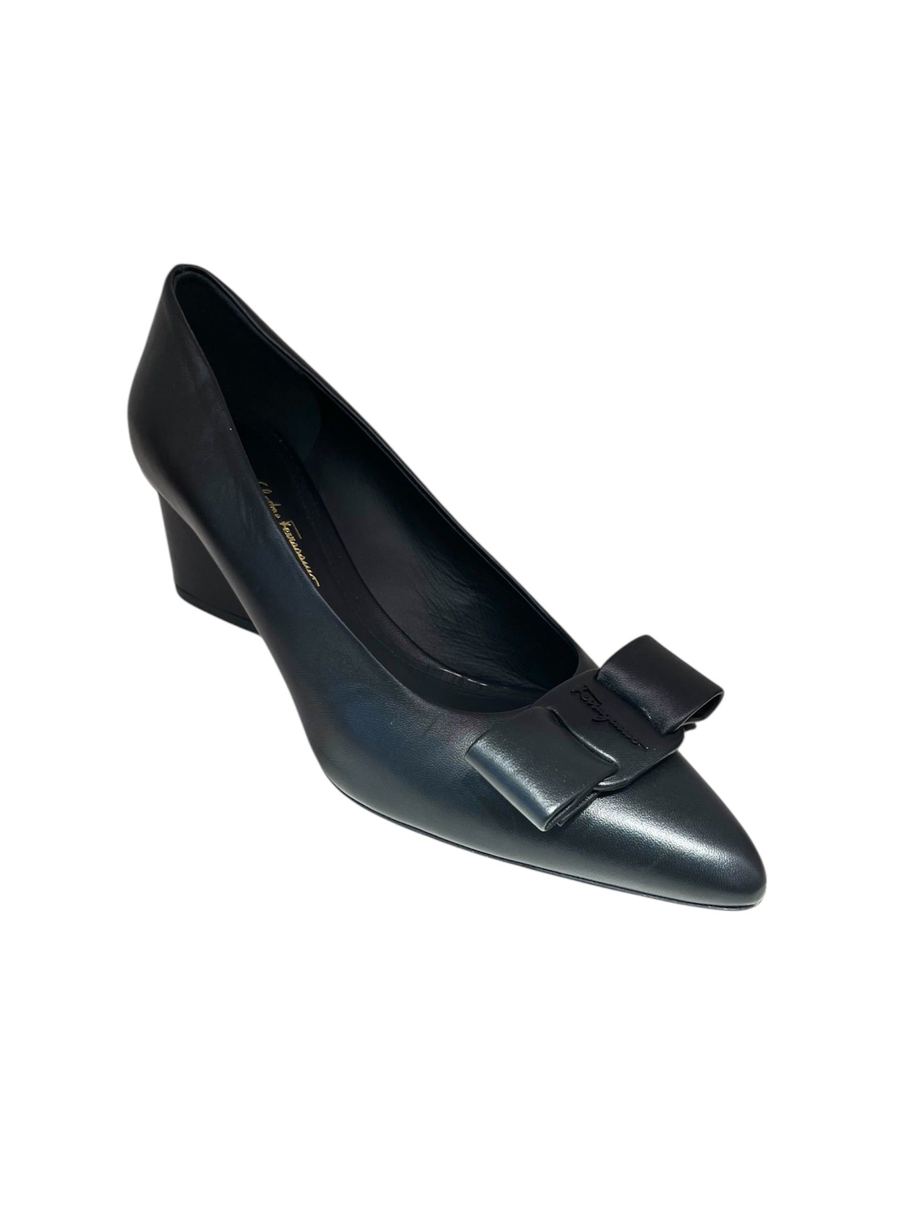 Salvatore Ferragamo Ferragamo Bow Leather Pumps SIZE 9 Size ONE SIZE - 1 Thumbnail