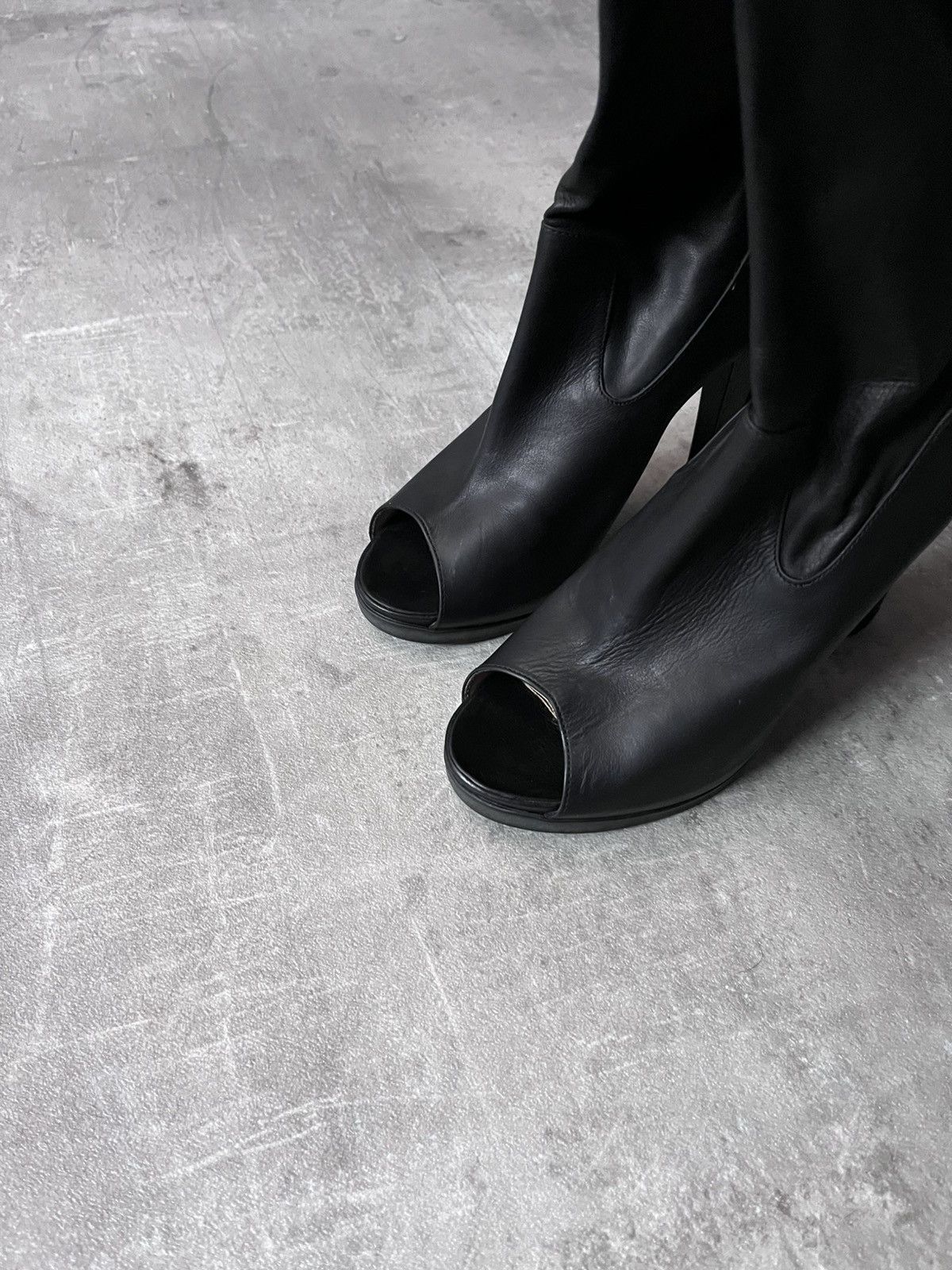 Fendi Fendi black leather heel elegant formal shoes Size US 9 / IT 39 - 2 Thumbnail