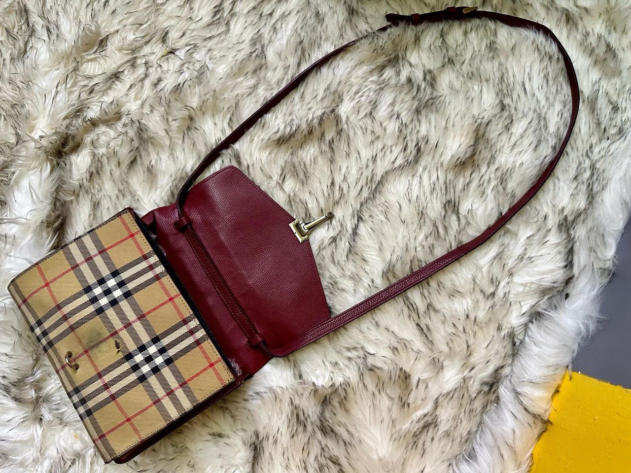 Burberry Authentic Burberry Macken Vintage Check Crossbody Bag Size ONE SIZE - 17 Thumbnail