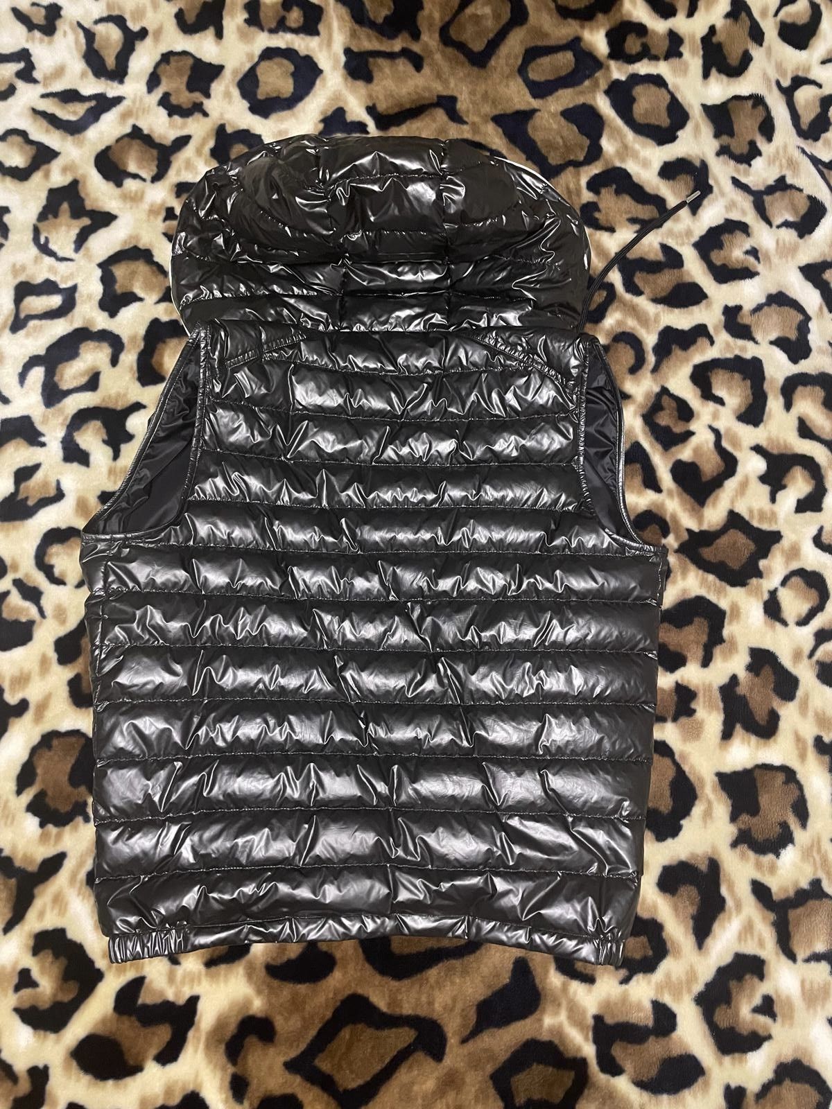 Moncler Moncler Akaishi Puffer Vest Size US M / EU 48-50 / 2 - 13 Thumbnail