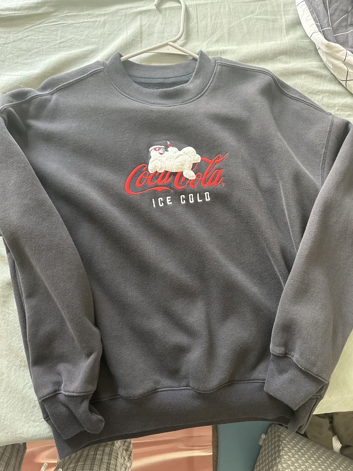 Hollister Hollister x Coca Cola sweater Size US M / EU 48-50 / 2 - 1 Thumbnail