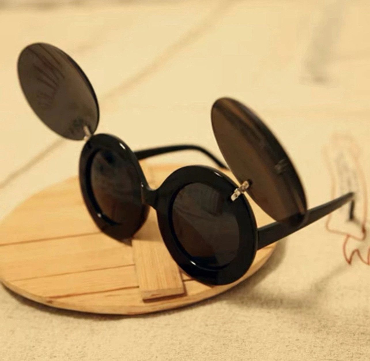 Other Vintage Lady Gaga Flip Sunglasses Women Fashion Chic Size ONE SIZE - 2 Thumbnail