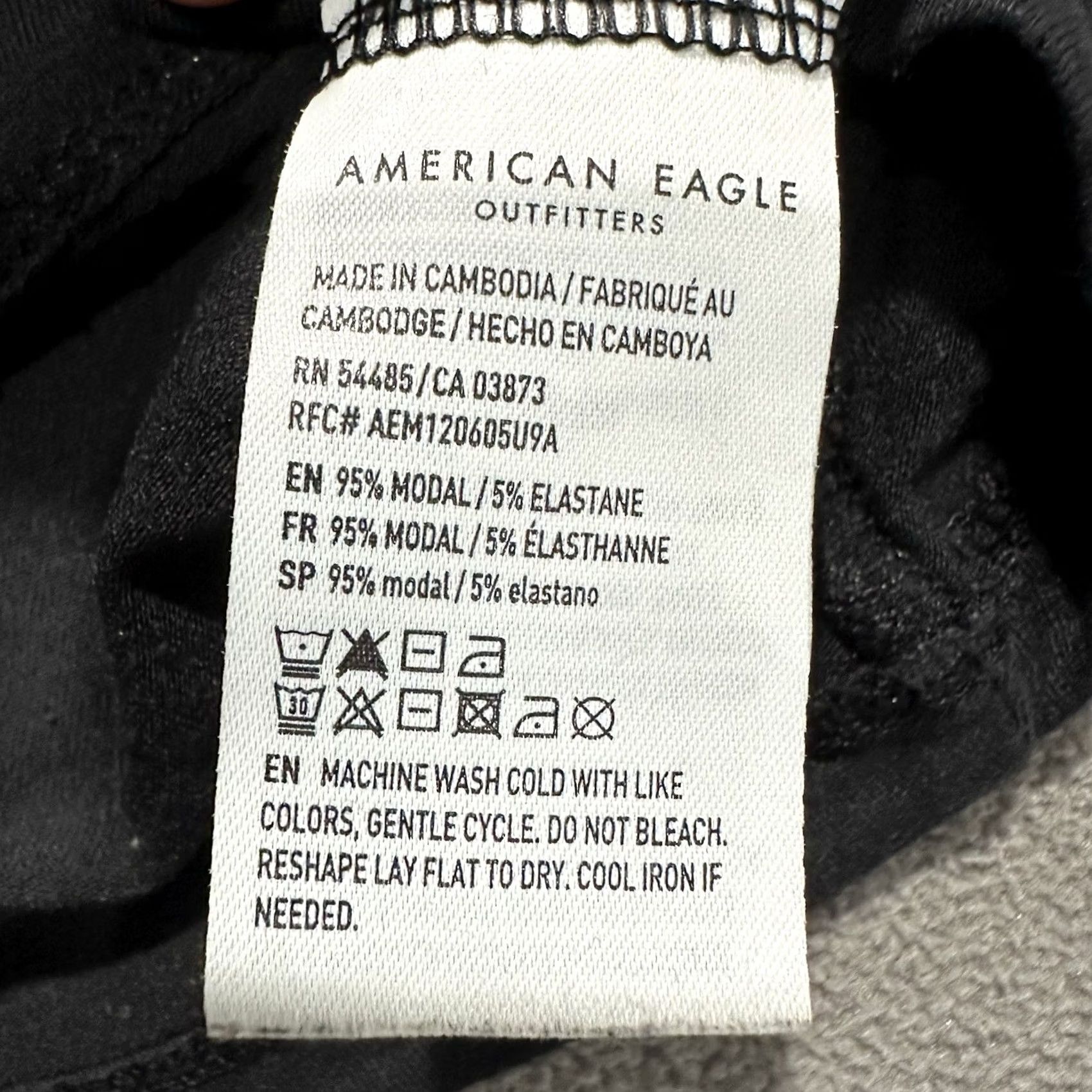 American Eagle Outfitters American Eagle Outfitters Tank Top Womens Small Black Racerback Modal EUC - Black, S, Lightweight, Scoop Neck, Sleeveless, Casual, 90s? Size S / US 4 / IT 40 - 4 Thumbnail