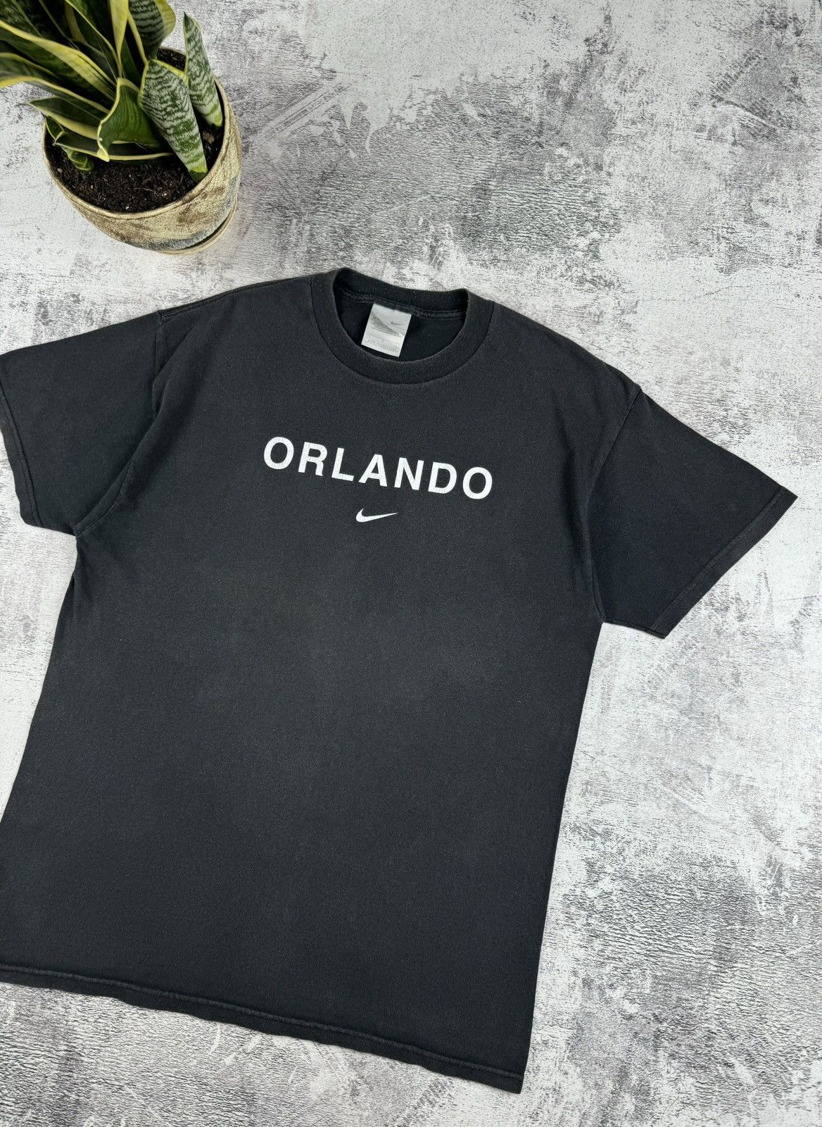 Nike Vintage 90S Nike Orlando Swoosh Distressed Faded T Shirt Tee Size US L / EU 52-54 / 3 - 3 Thumbnail