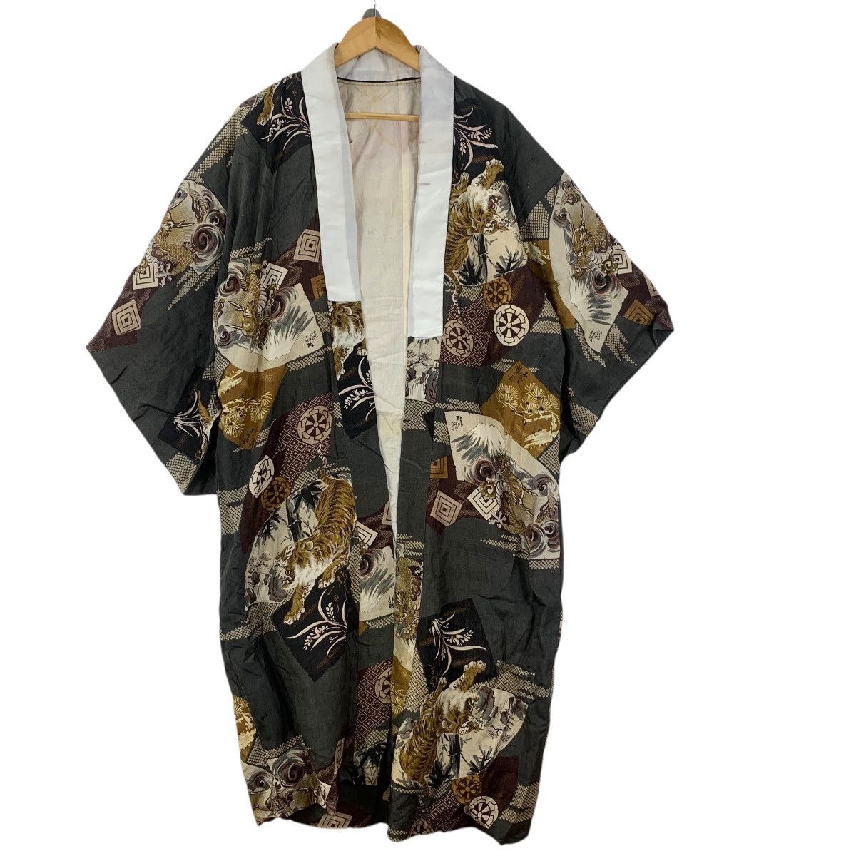 Vintage Vintage 70s KIMONO JAPAN TIGER Infinity AOP Sukajan Coat Size XXL / US 16-18 / IT 52-54 - 1 Thumbnail