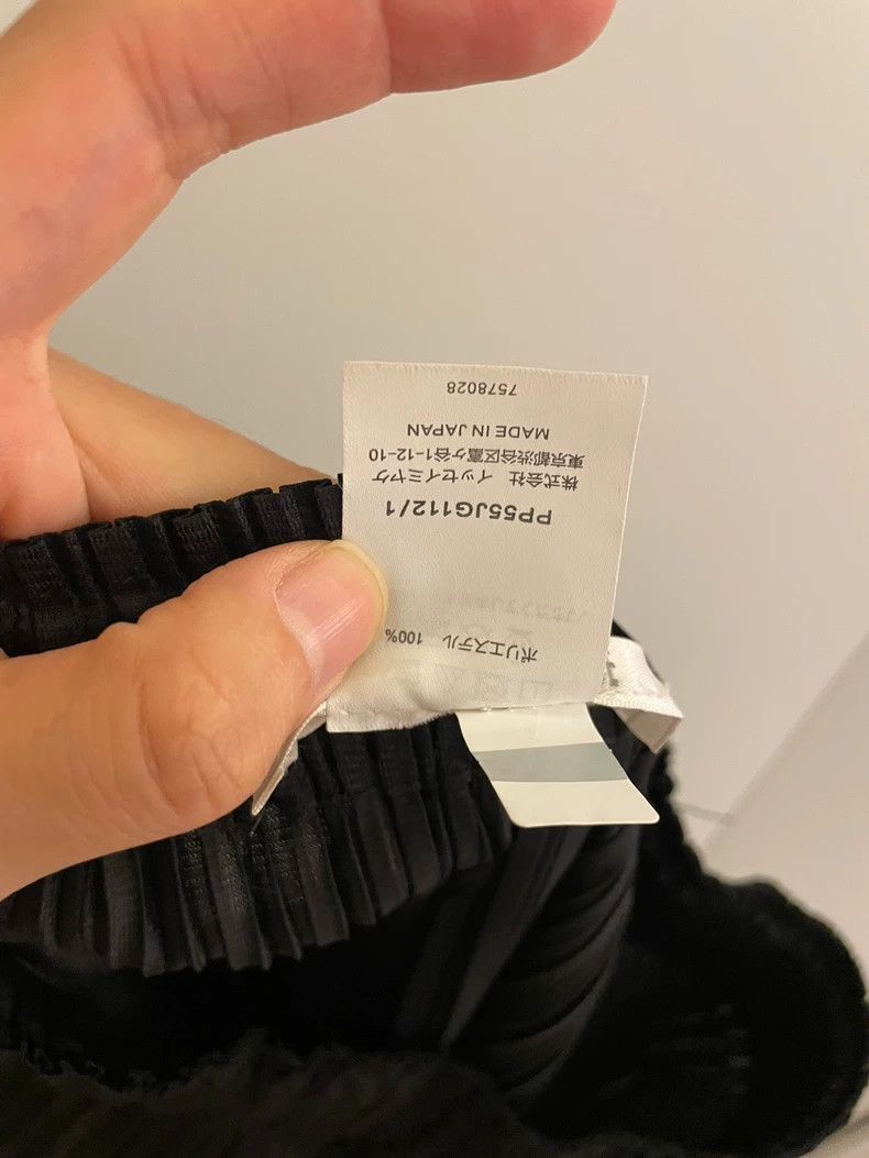 Issey Miyake issey miyake size:2 Black pleated skirt Size 42" / US 20 - 7 Thumbnail
