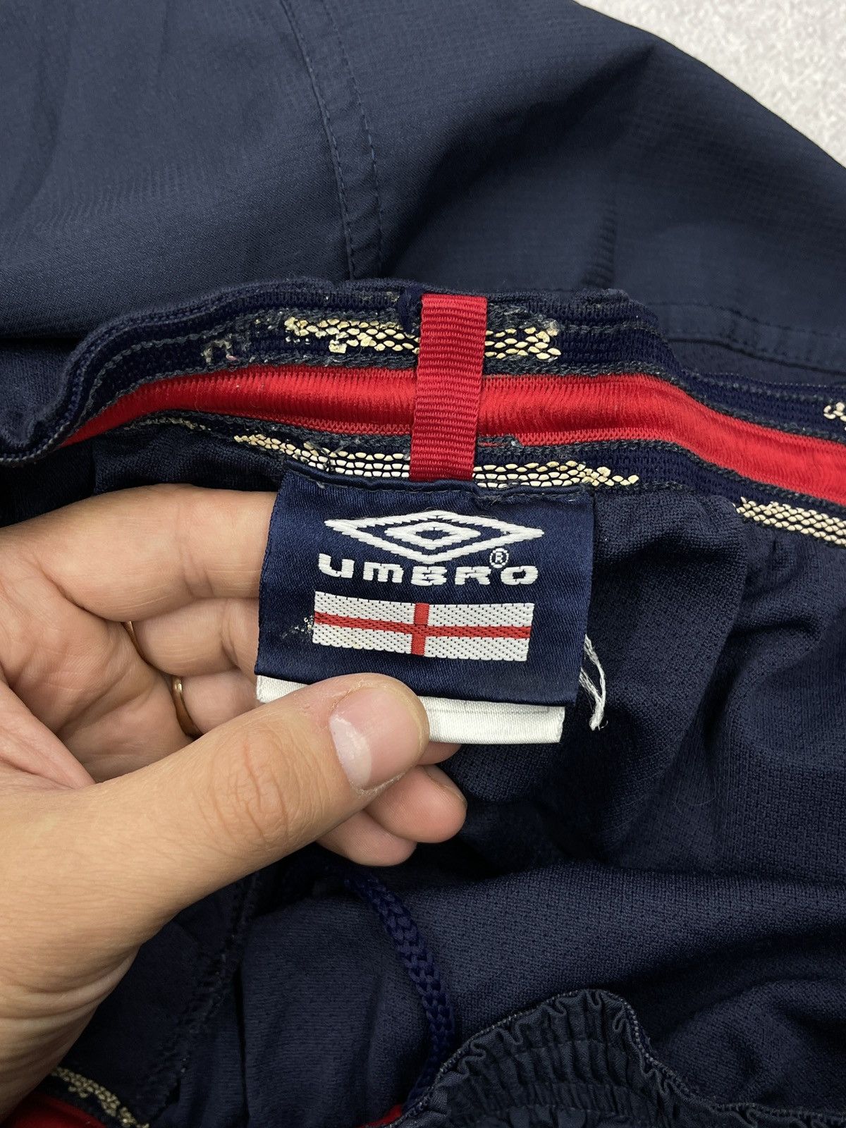 Umbro Vintage Umbro England Navy Soccer Shorts Y2K Football Club Size US 34 / EU 50 - 6 Thumbnail