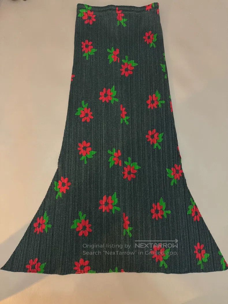 Issey Miyake Issey Miyake size:3 Green skirt Size 31" - 1 Thumbnail